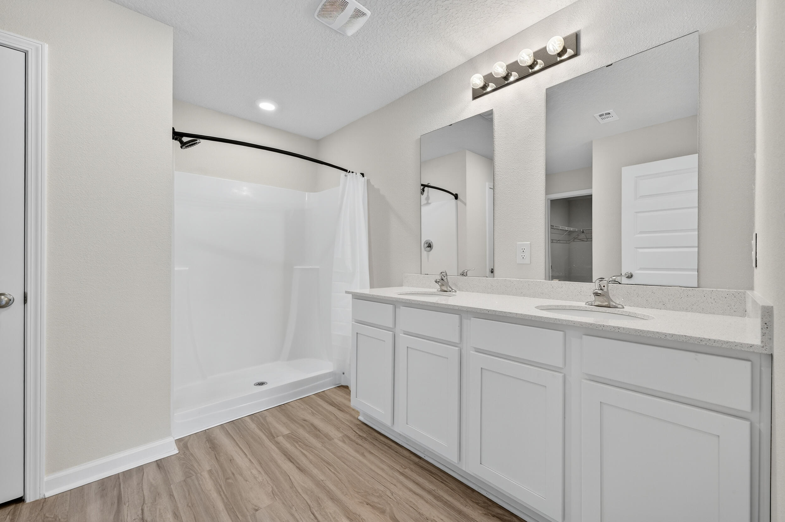 SILVER LAKE VILLAGE - Residential