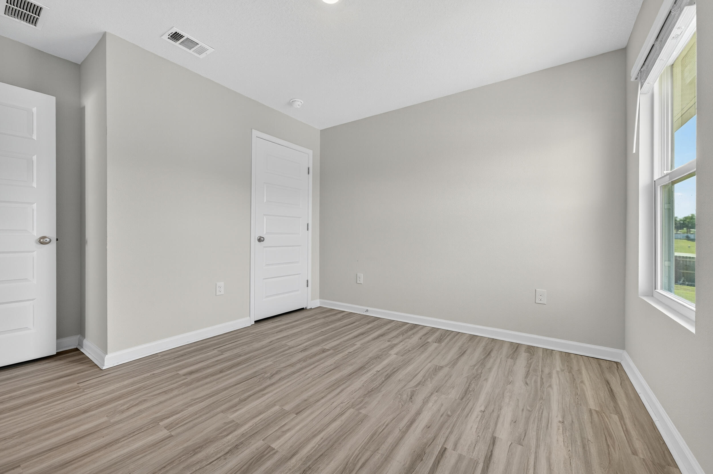 SILVER LAKE VILLAGE - Residential