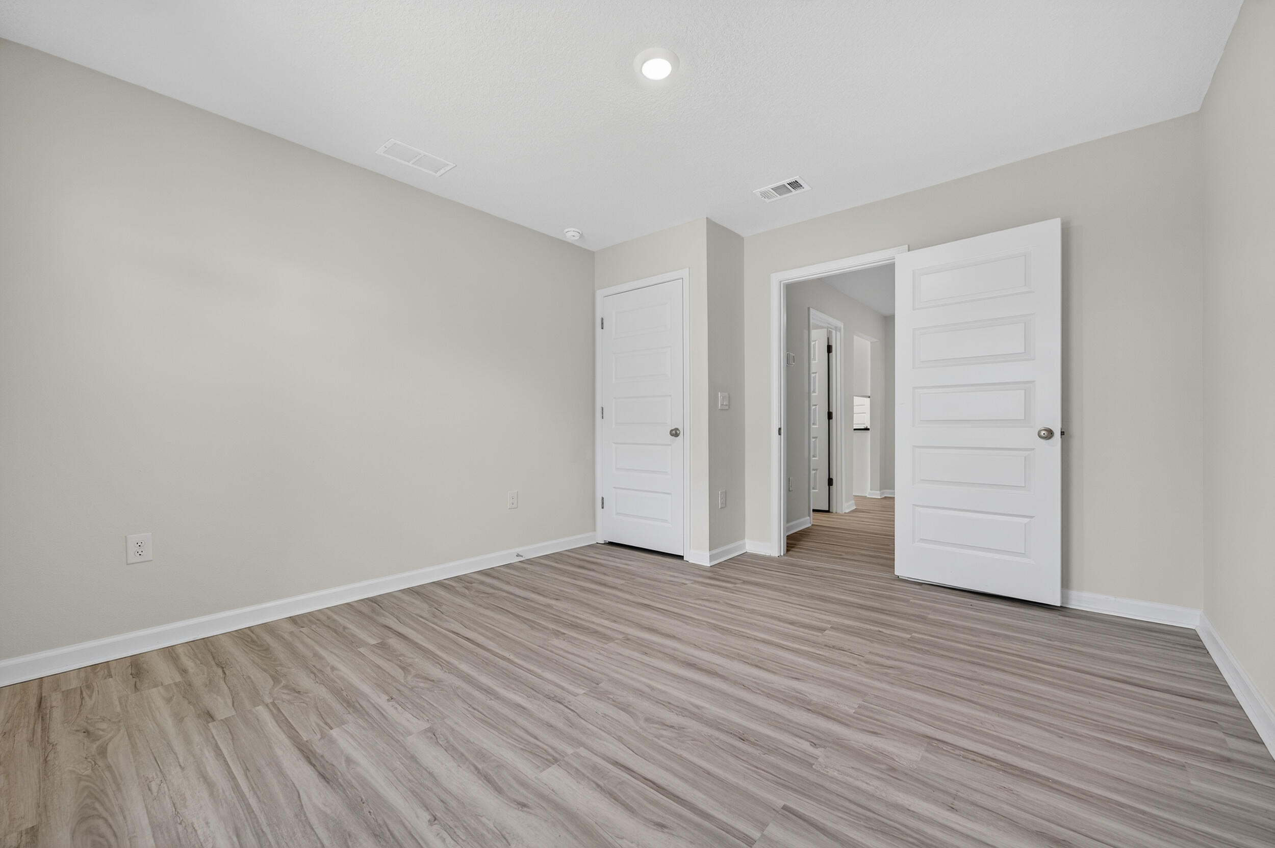 SILVER LAKE VILLAGE - Residential