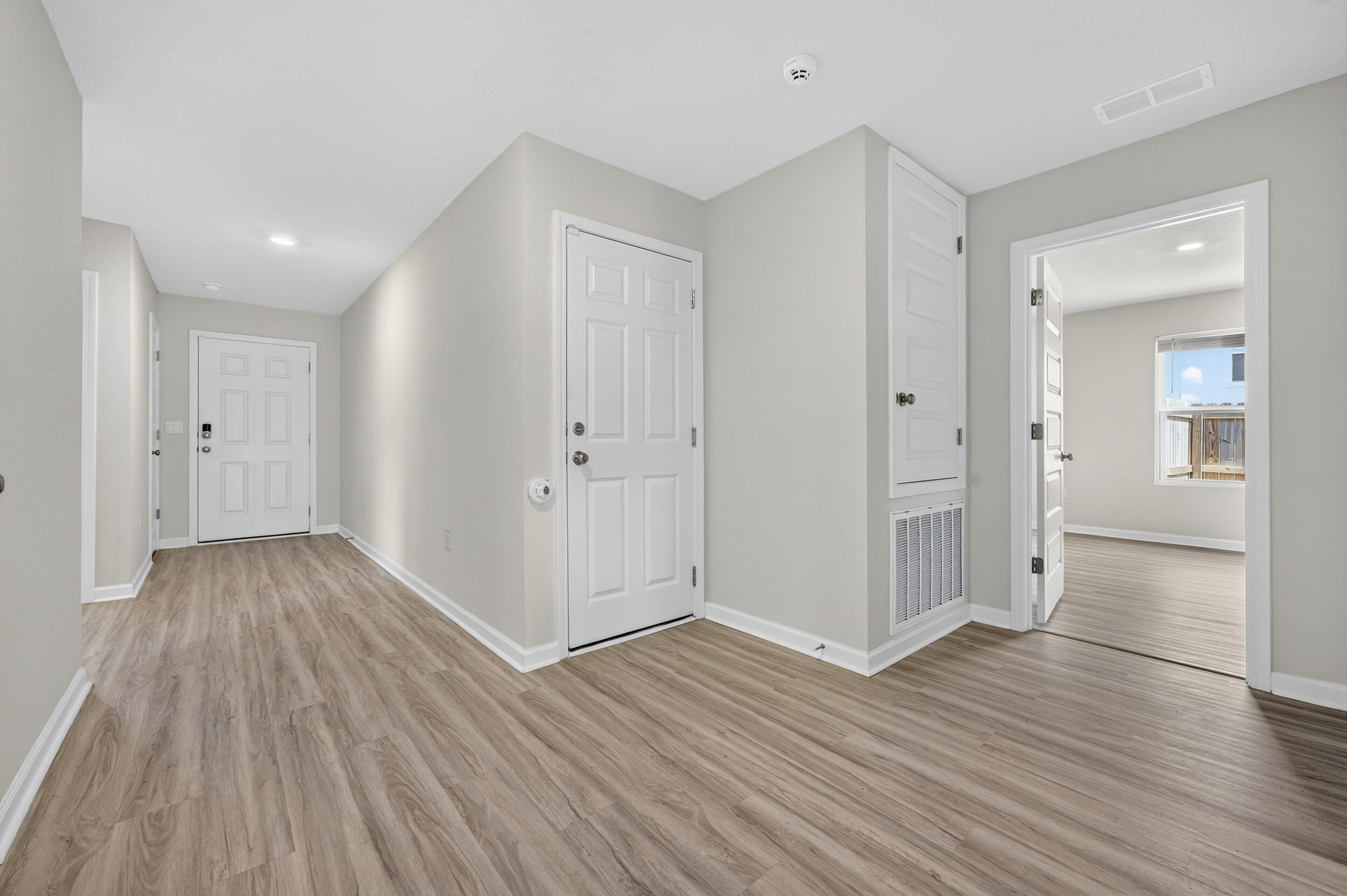 SILVER LAKE VILLAGE - Residential