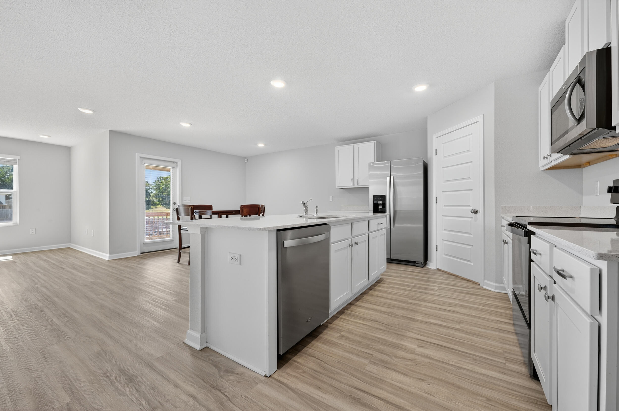SILVER LAKE VILLAGE - Residential