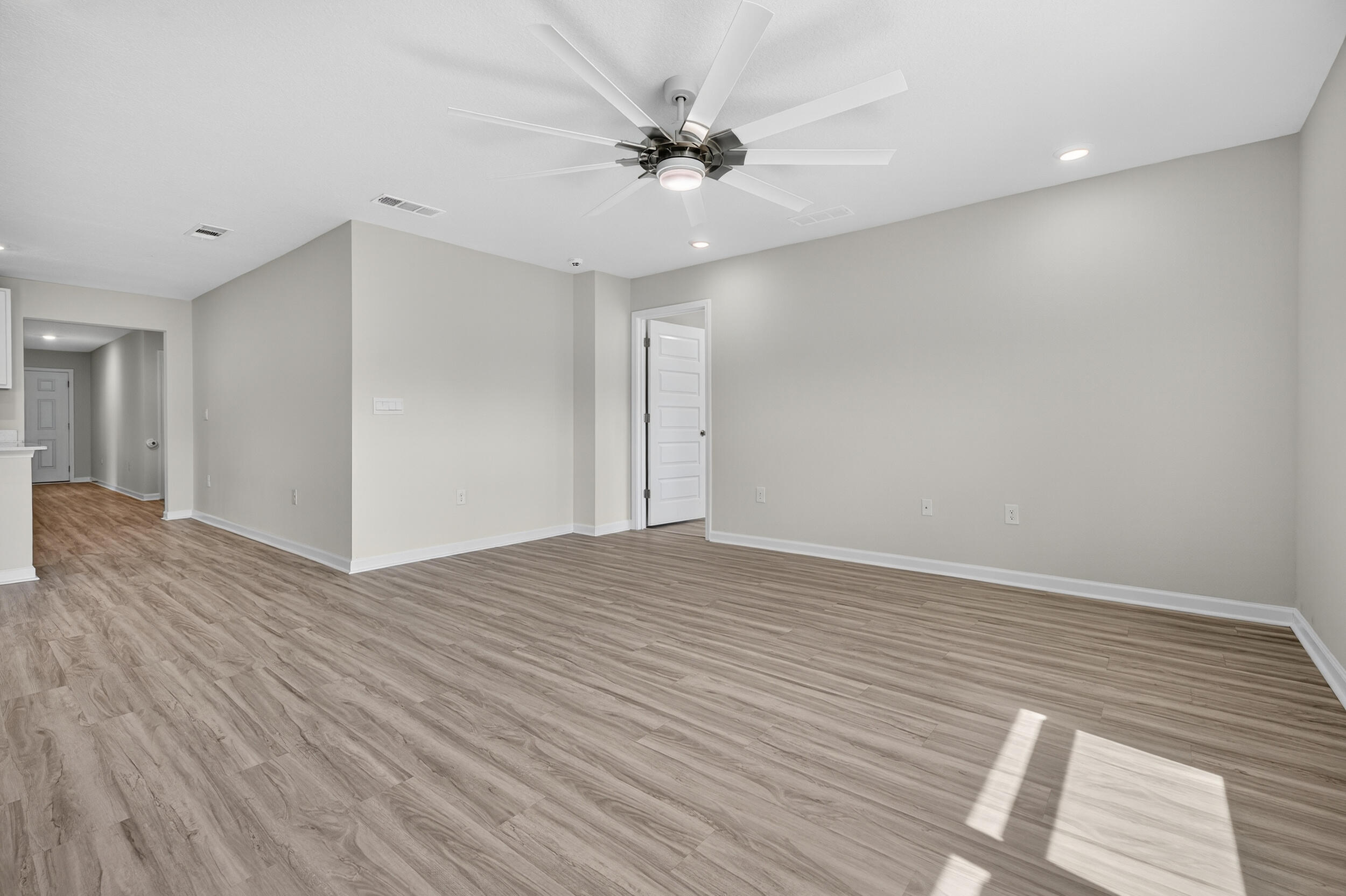SILVER LAKE VILLAGE - Residential