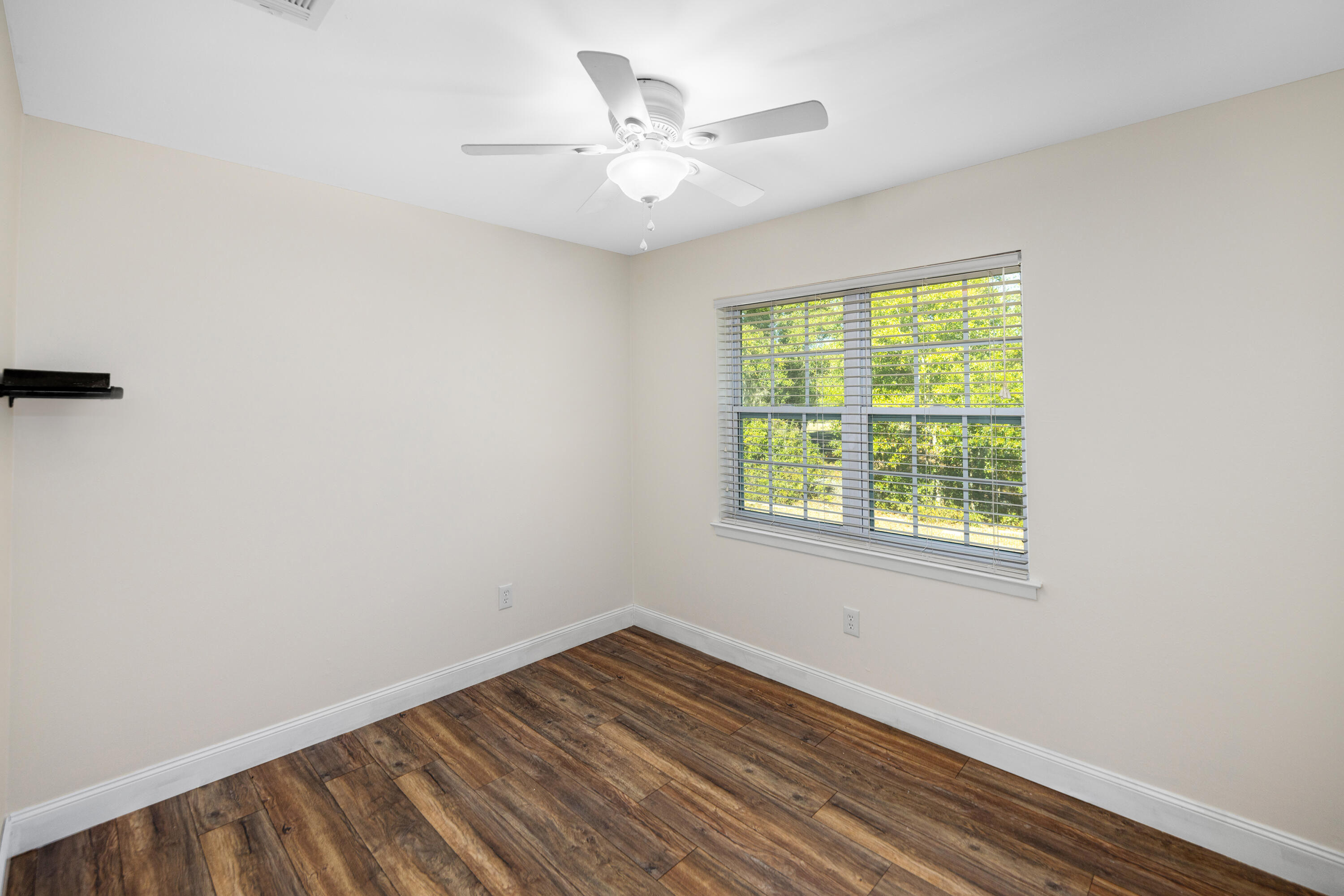 COUNTRY CLUB CONDO - Residential Lease