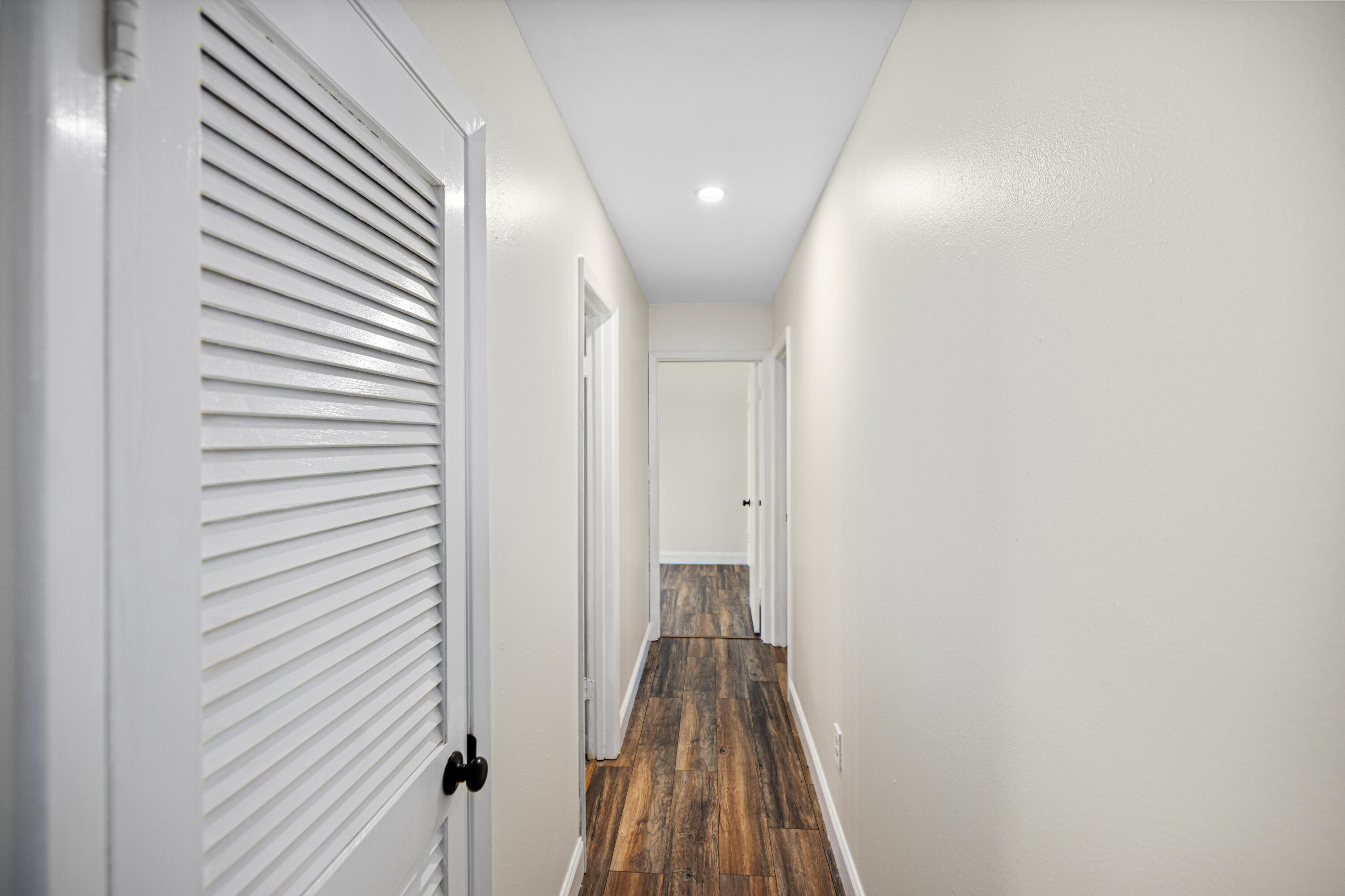 COUNTRY CLUB CONDO - Residential Lease