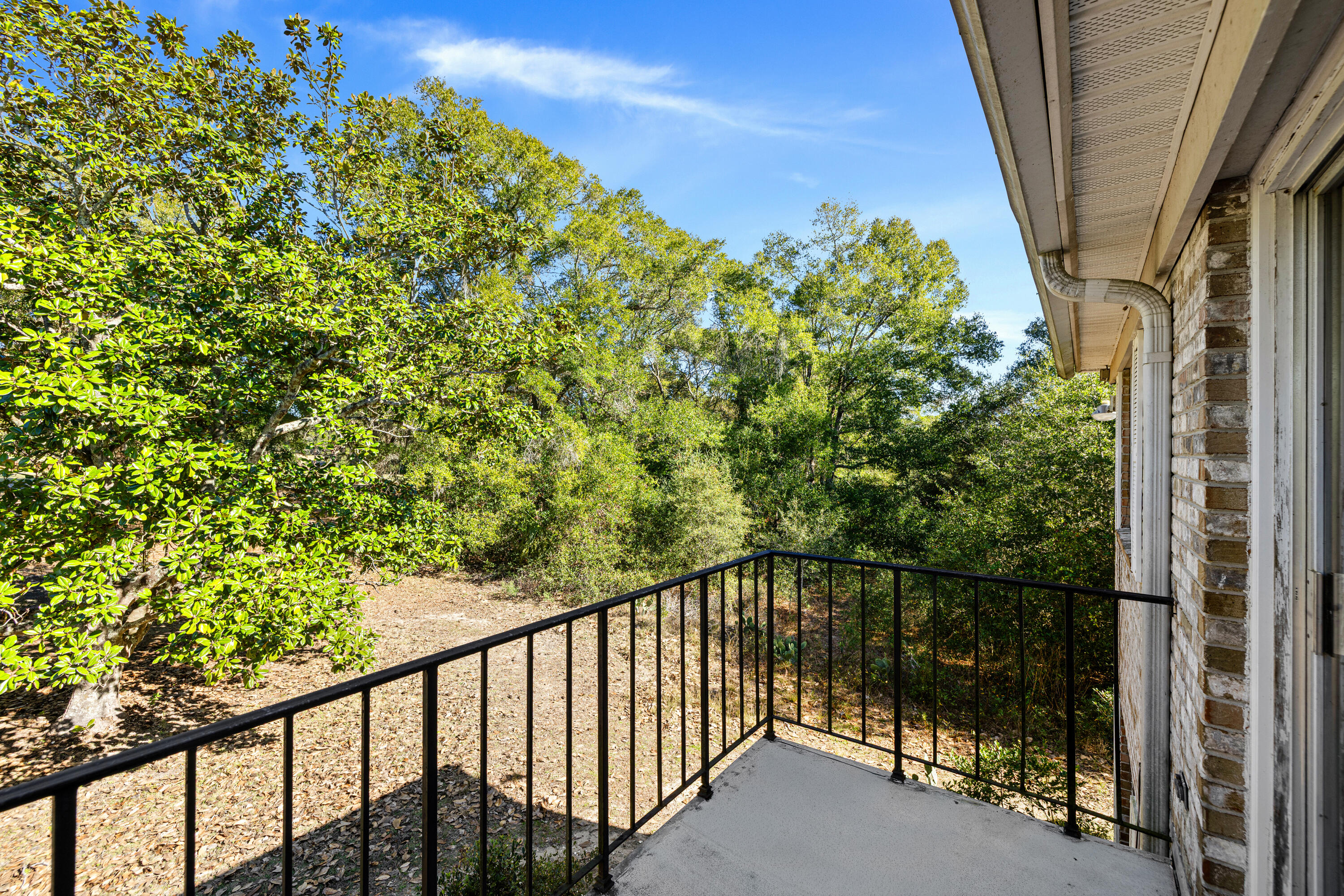 COUNTRY CLUB CONDO - Residential Lease