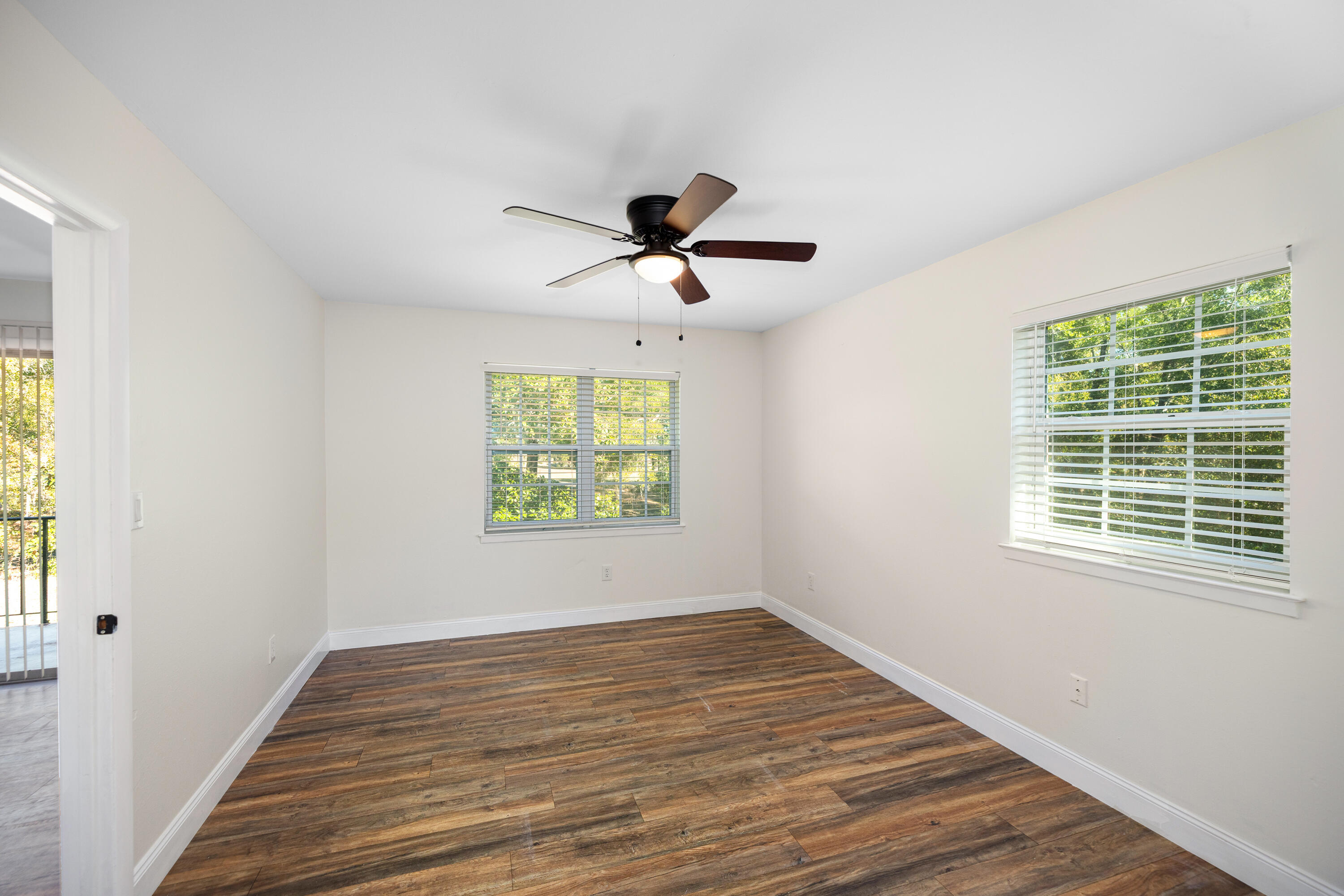 COUNTRY CLUB CONDO - Residential Lease