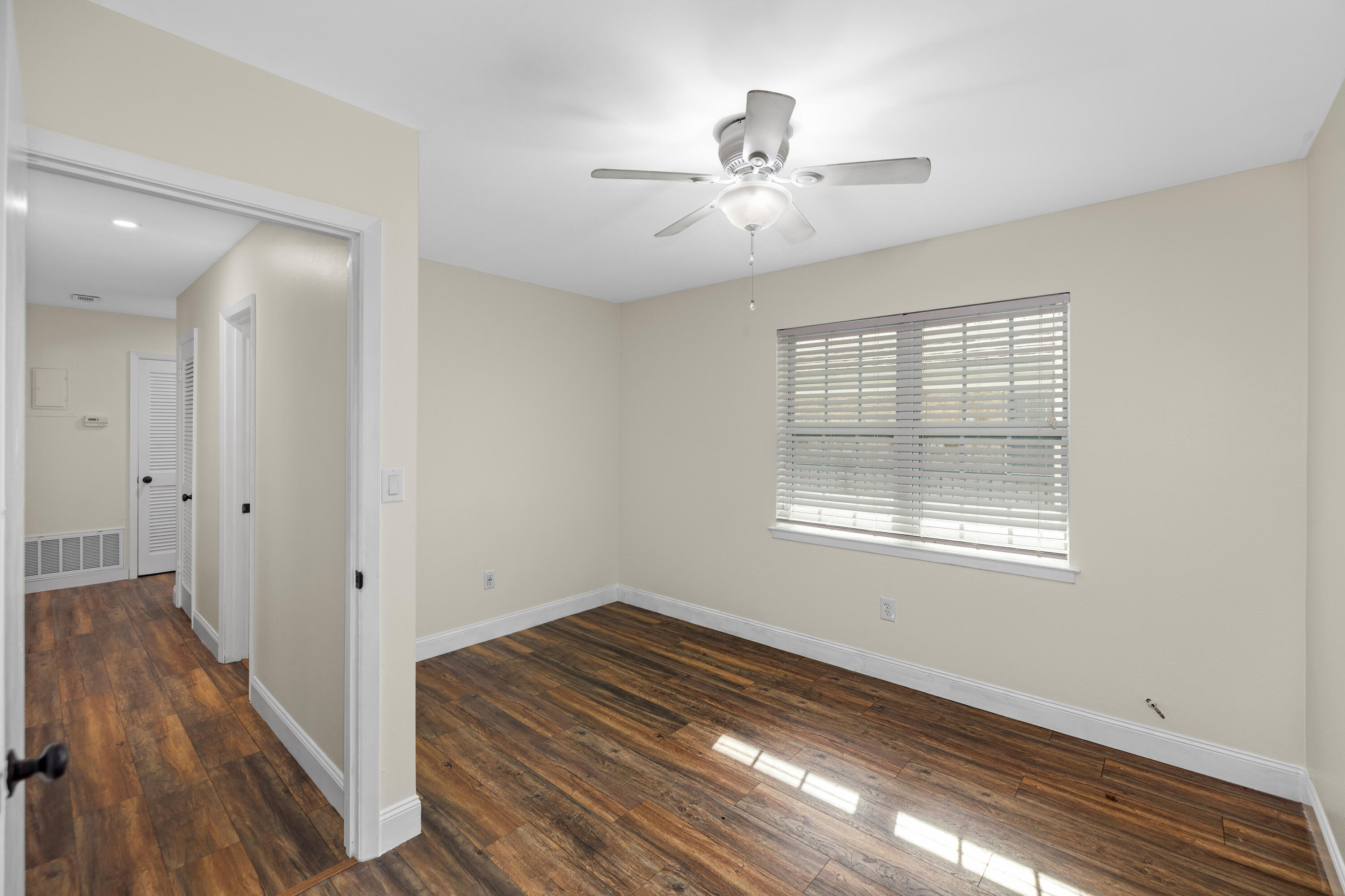 COUNTRY CLUB CONDO - Residential Lease