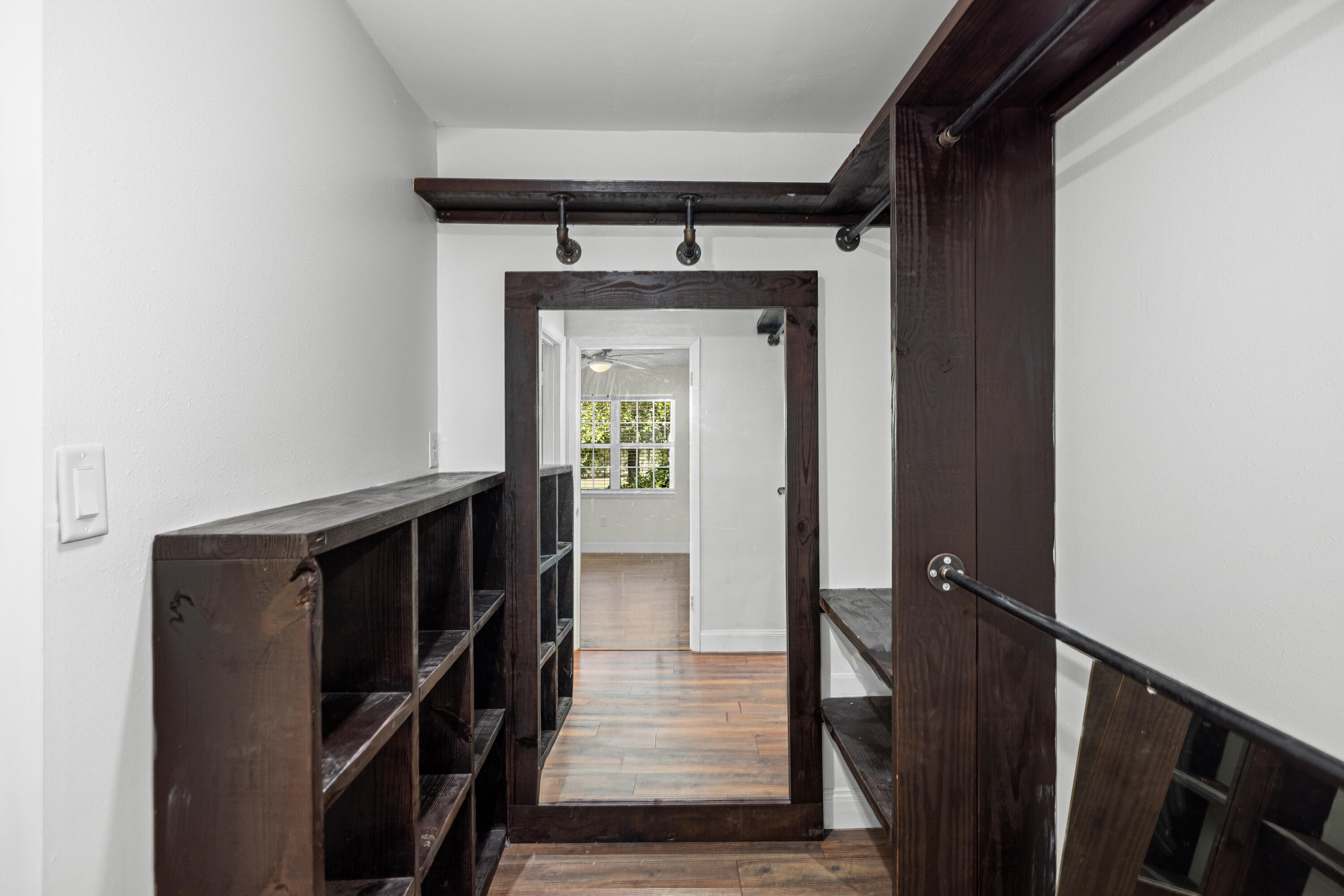 COUNTRY CLUB CONDO - Residential Lease