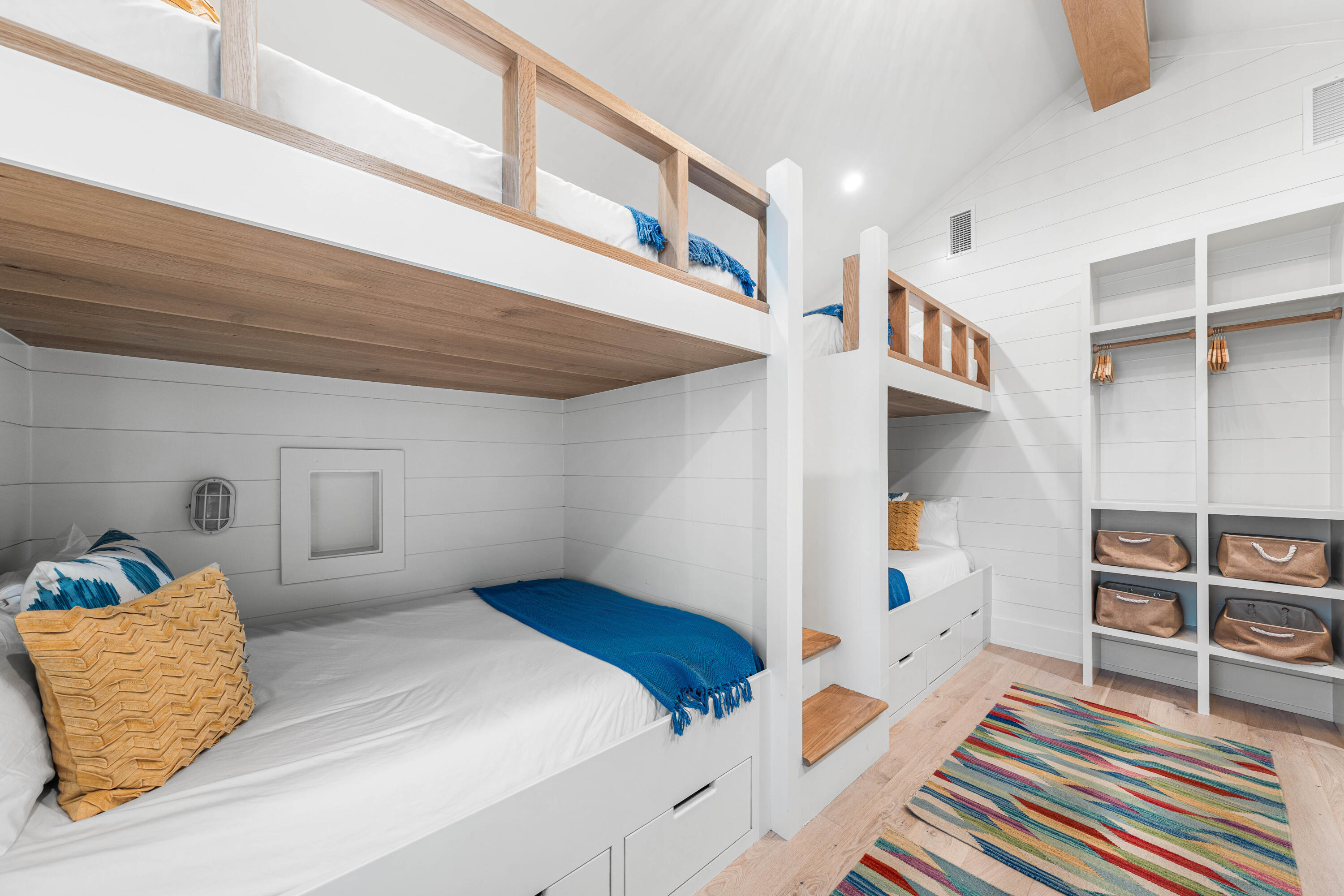 SEAGROVE 3RD ADDN - Residential