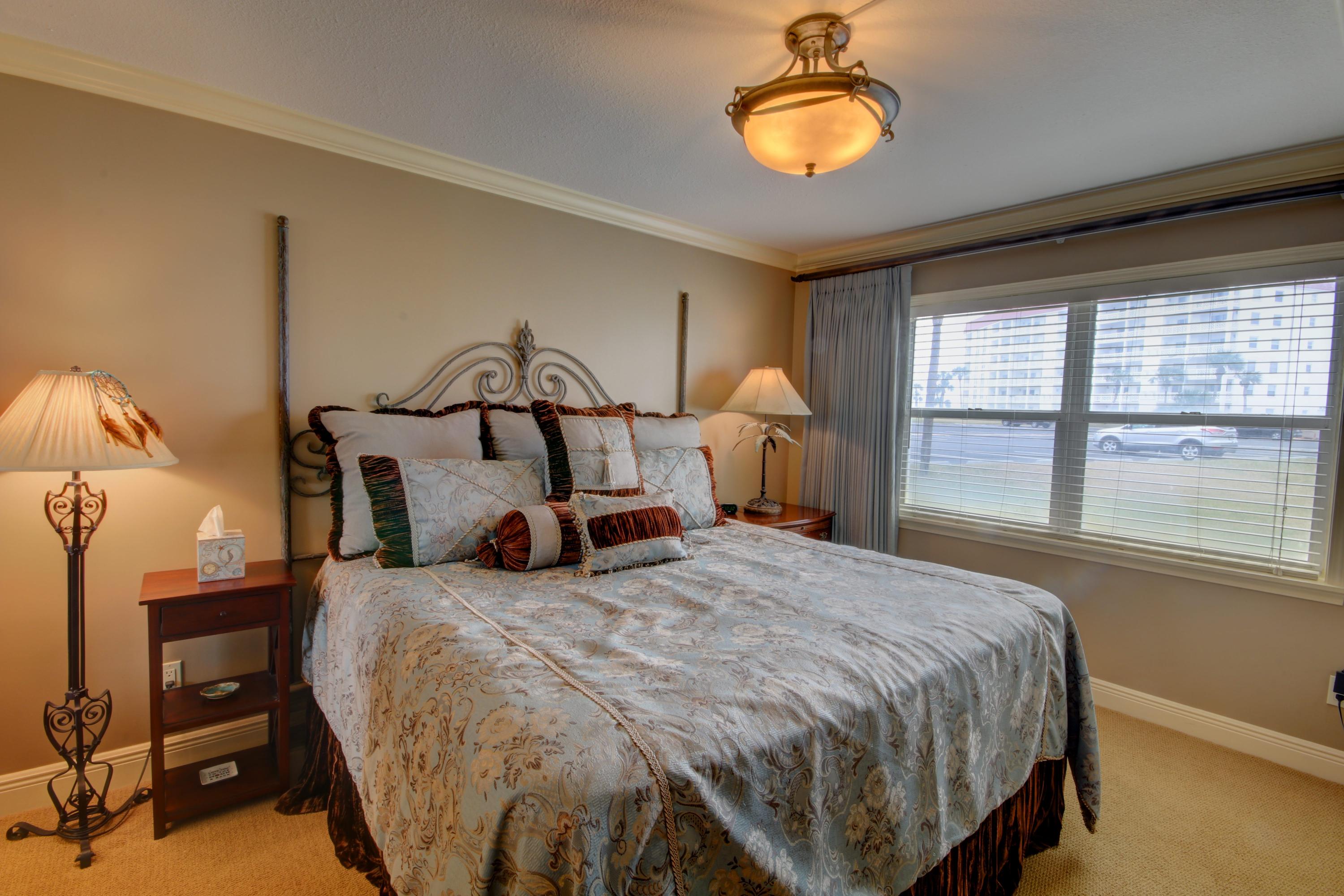 EL MATADOR CONDO - Residential