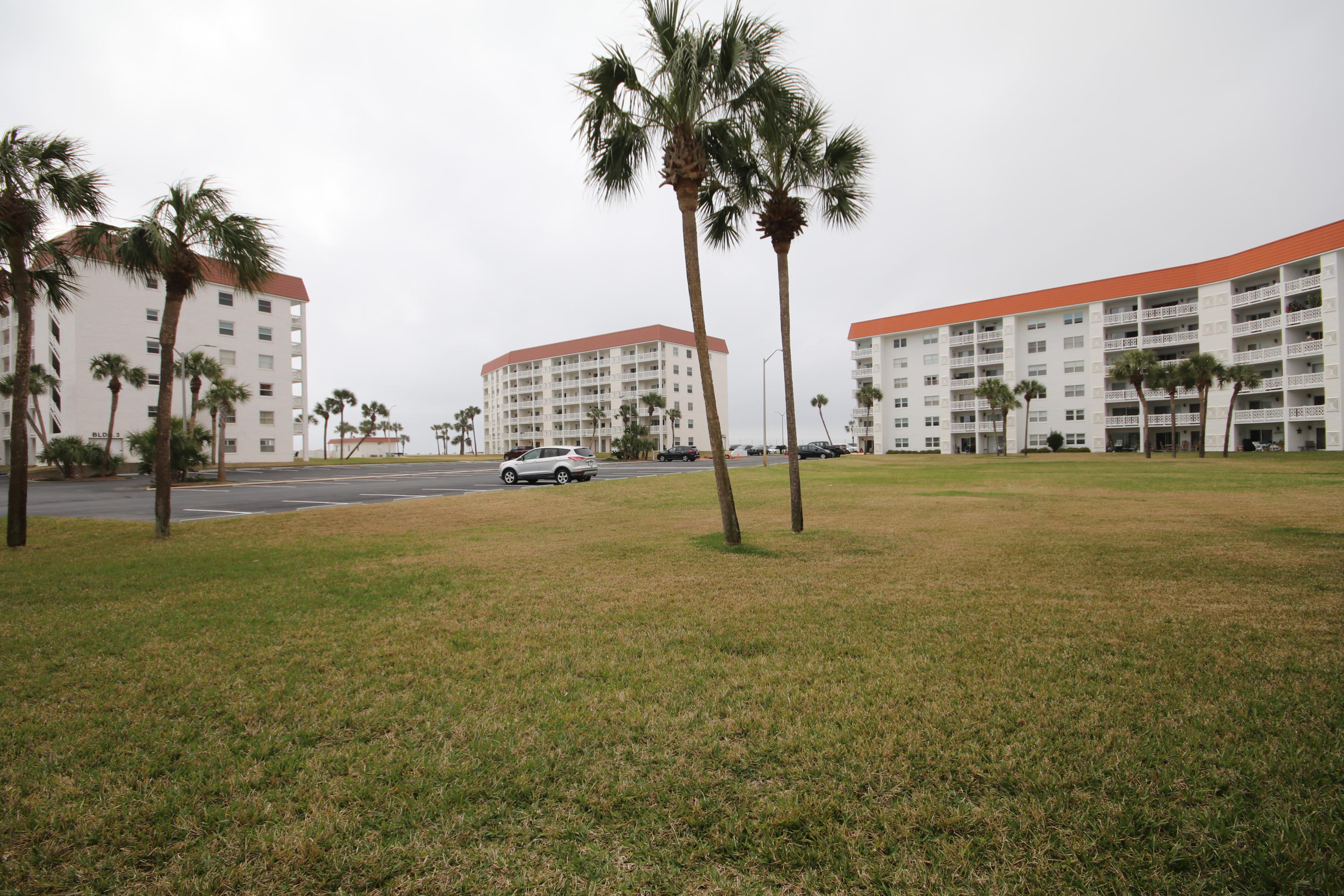 EL MATADOR CONDO - Residential