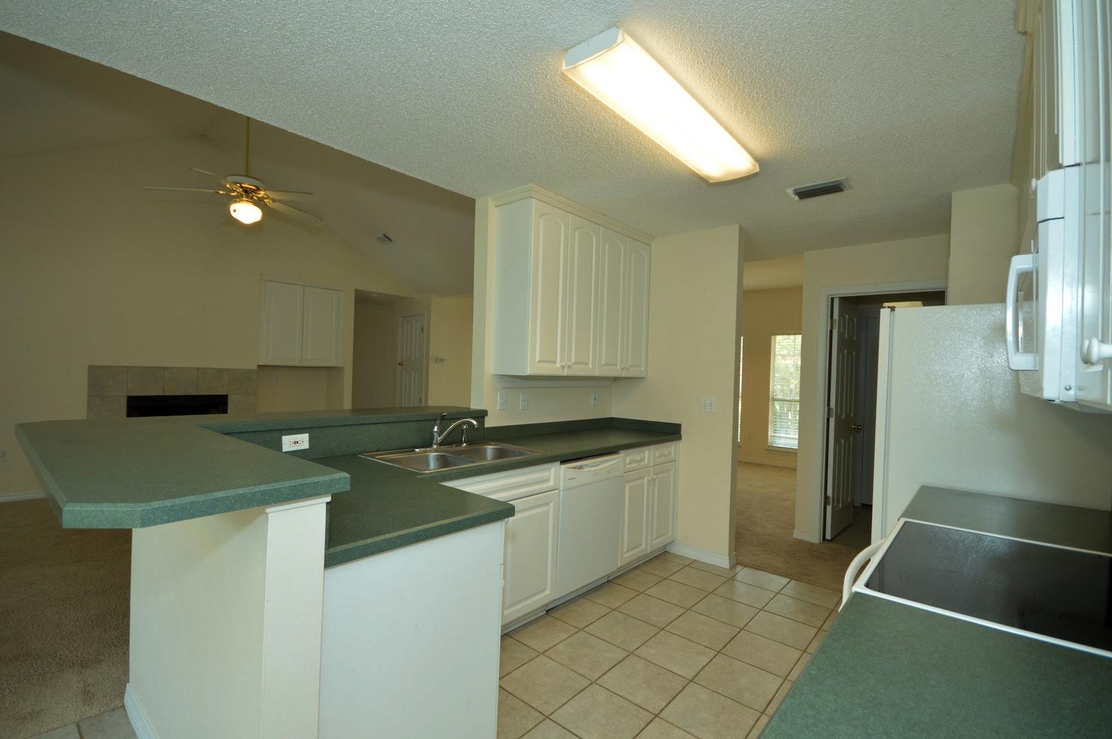 HOLLEY BY THE SEA - Residential