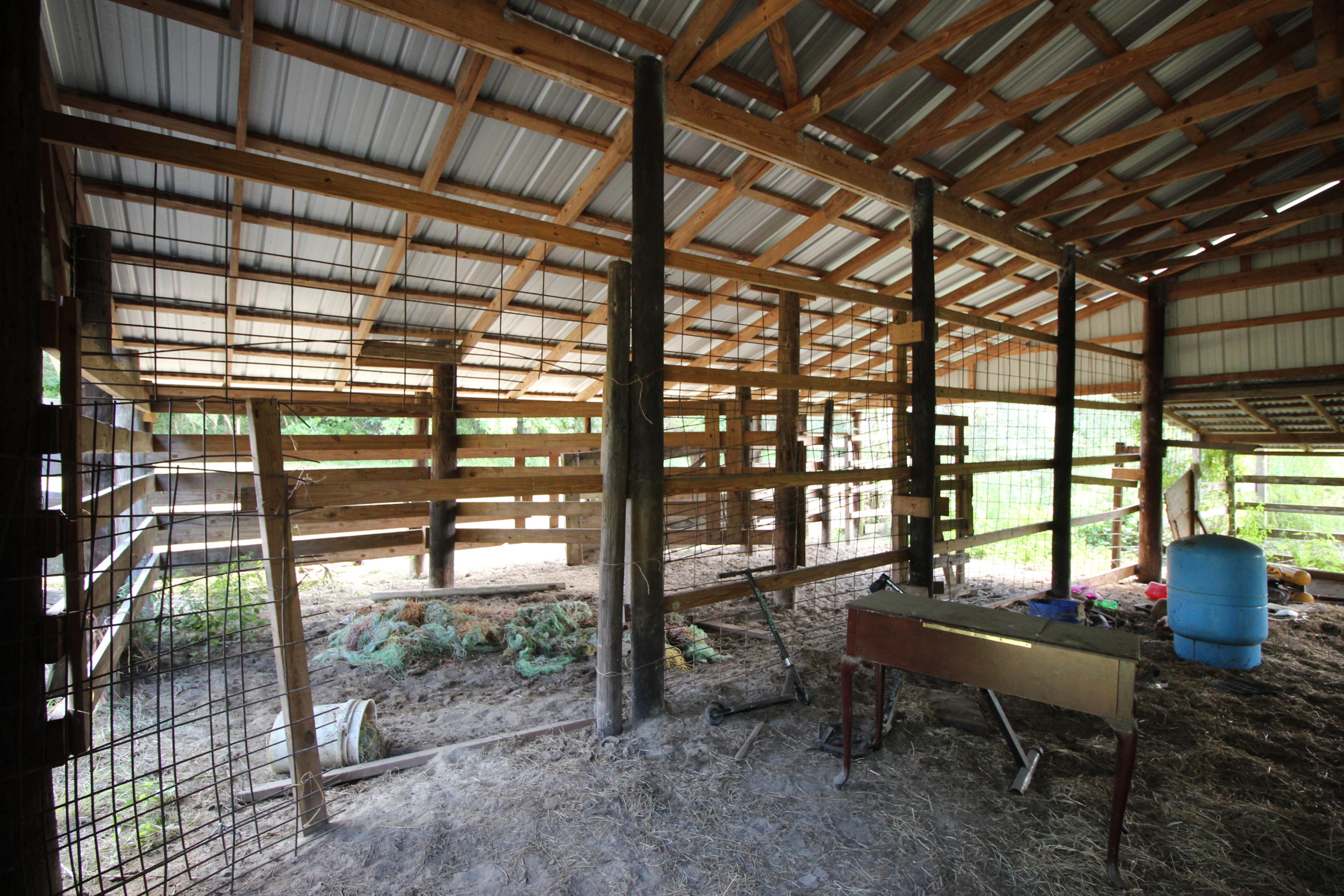 METES & BOUNDS - Land