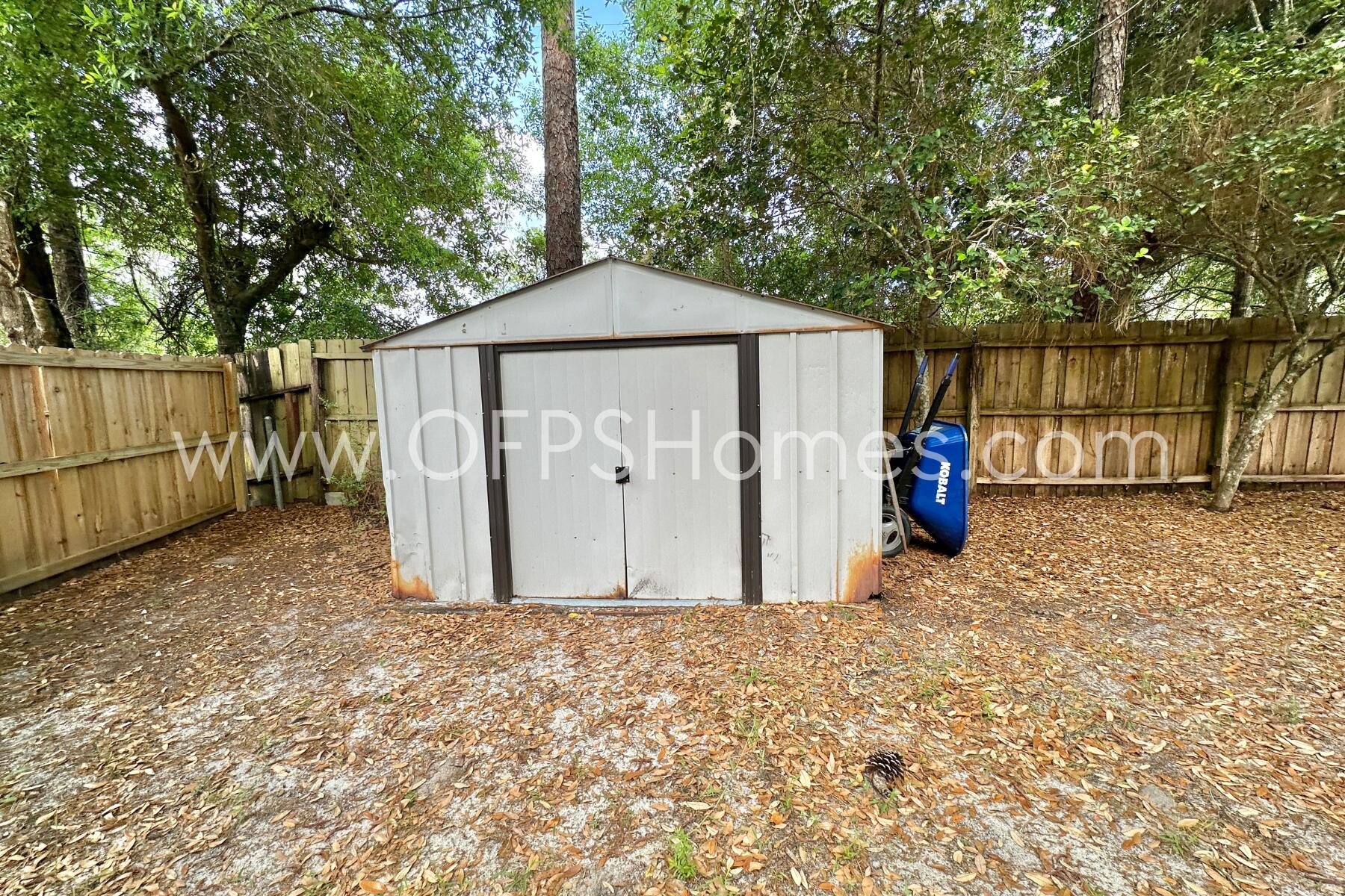 KELLY HILL ESTATES - Residential Lease