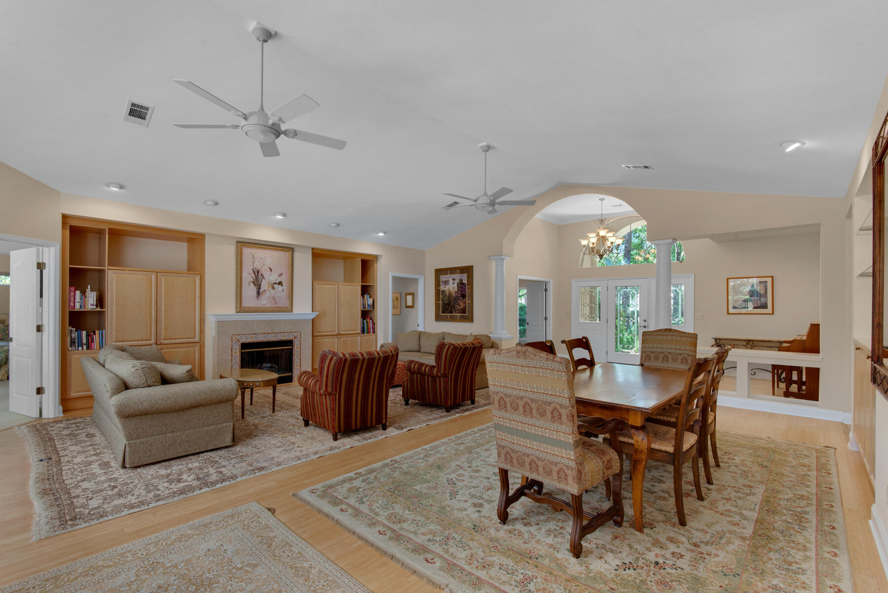 BAYTOWNE AVE EAST - Residential