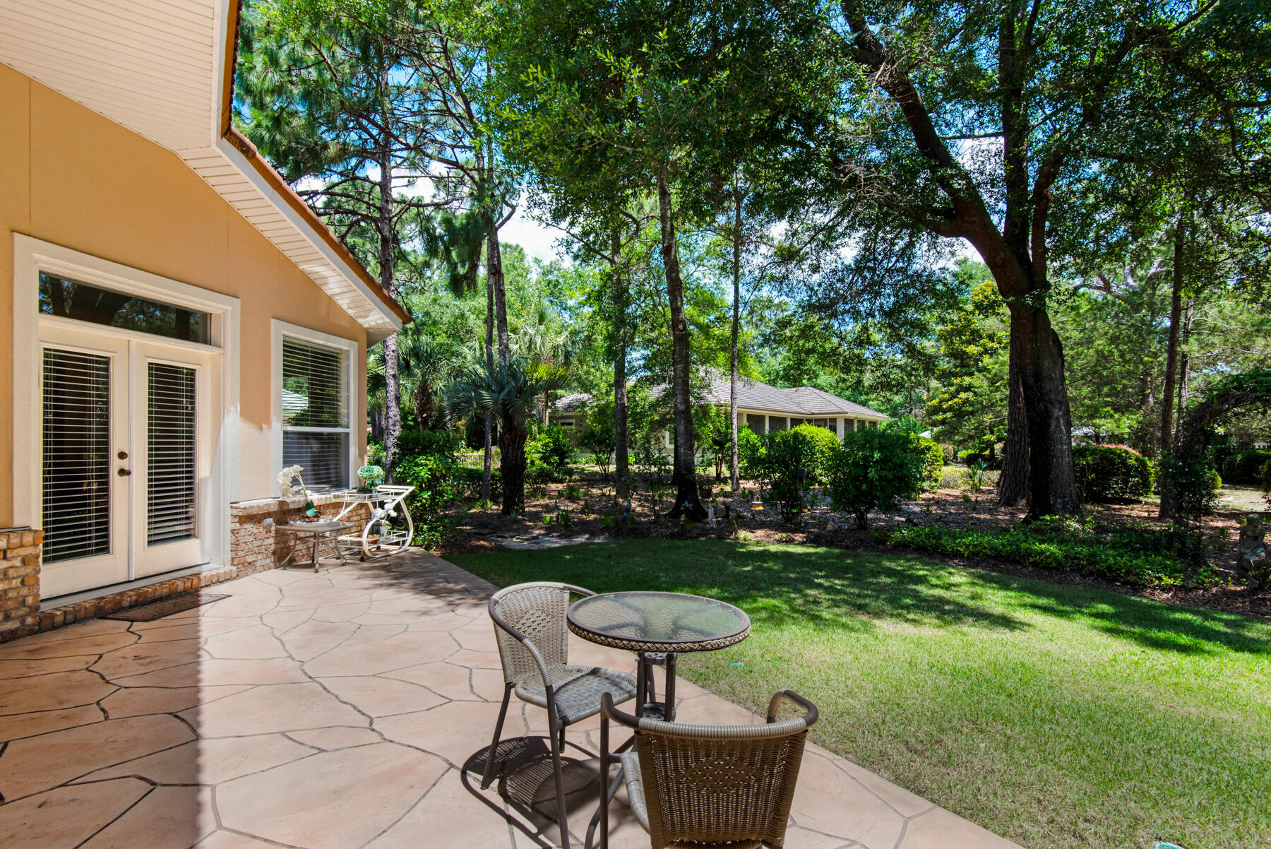 BAYTOWNE AVE EAST - Residential