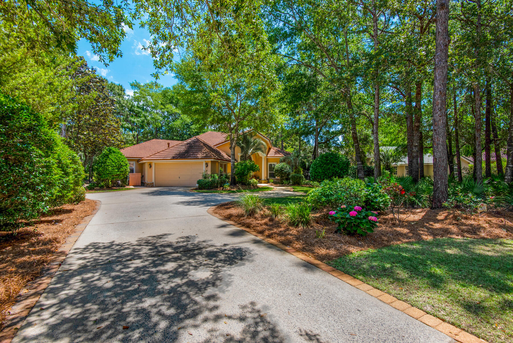 BAYTOWNE AVE EAST - Residential