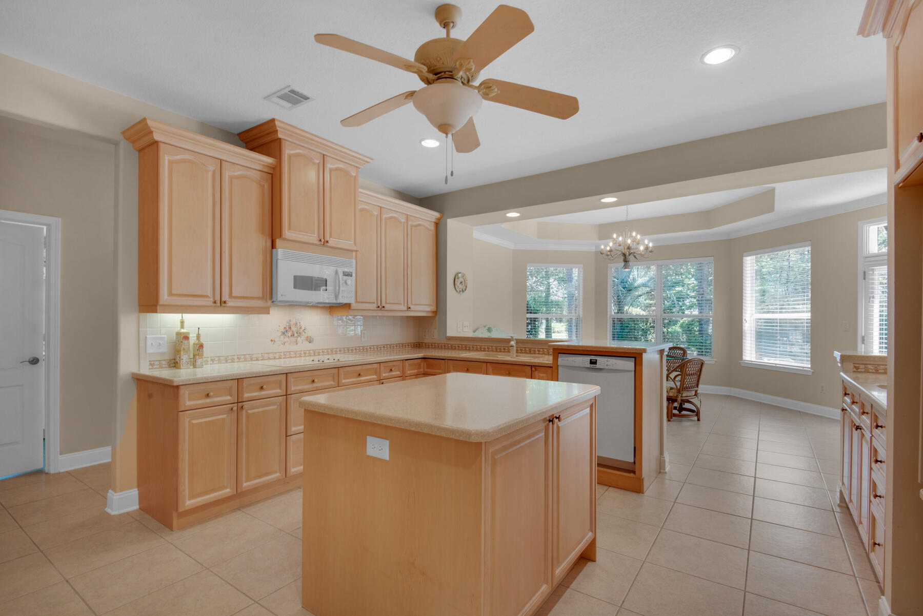 BAYTOWNE AVE EAST - Residential