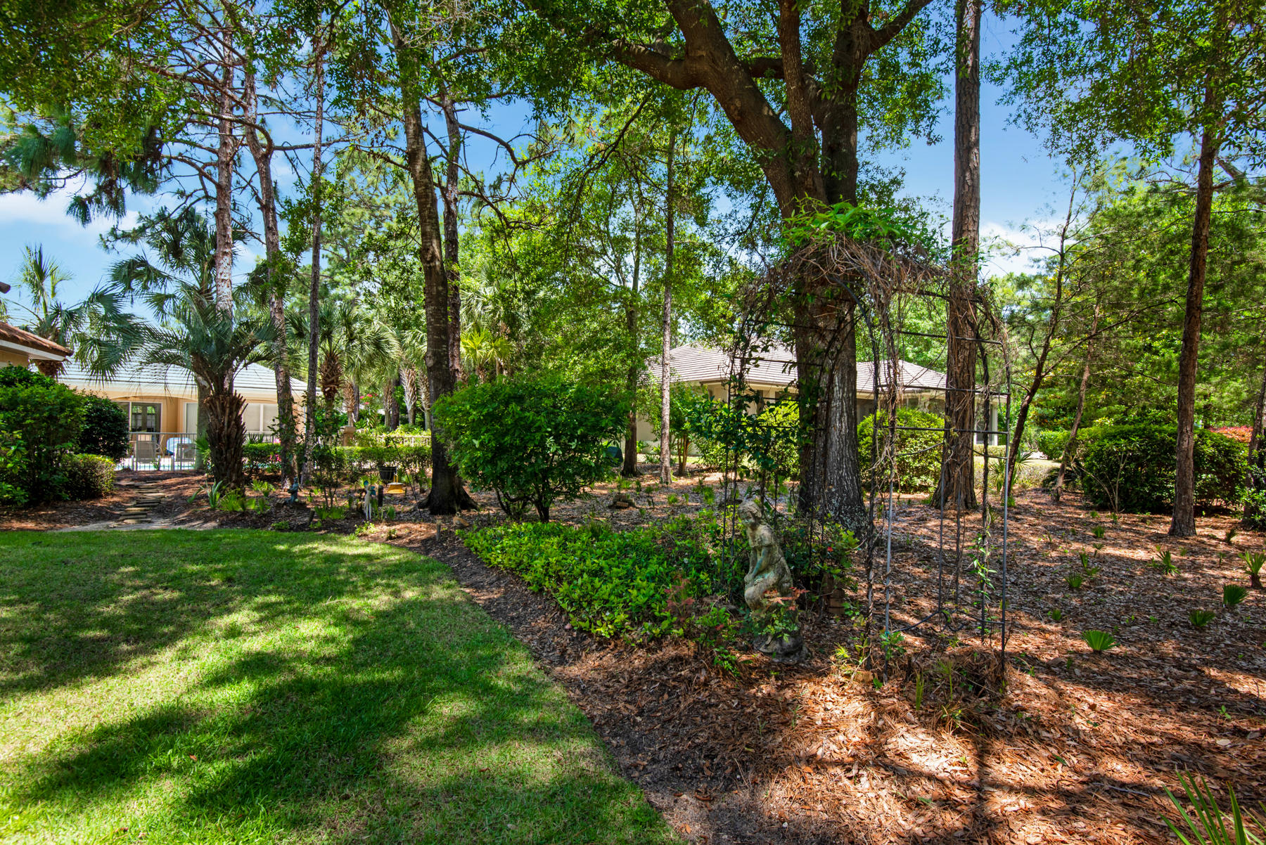 BAYTOWNE AVE EAST - Residential