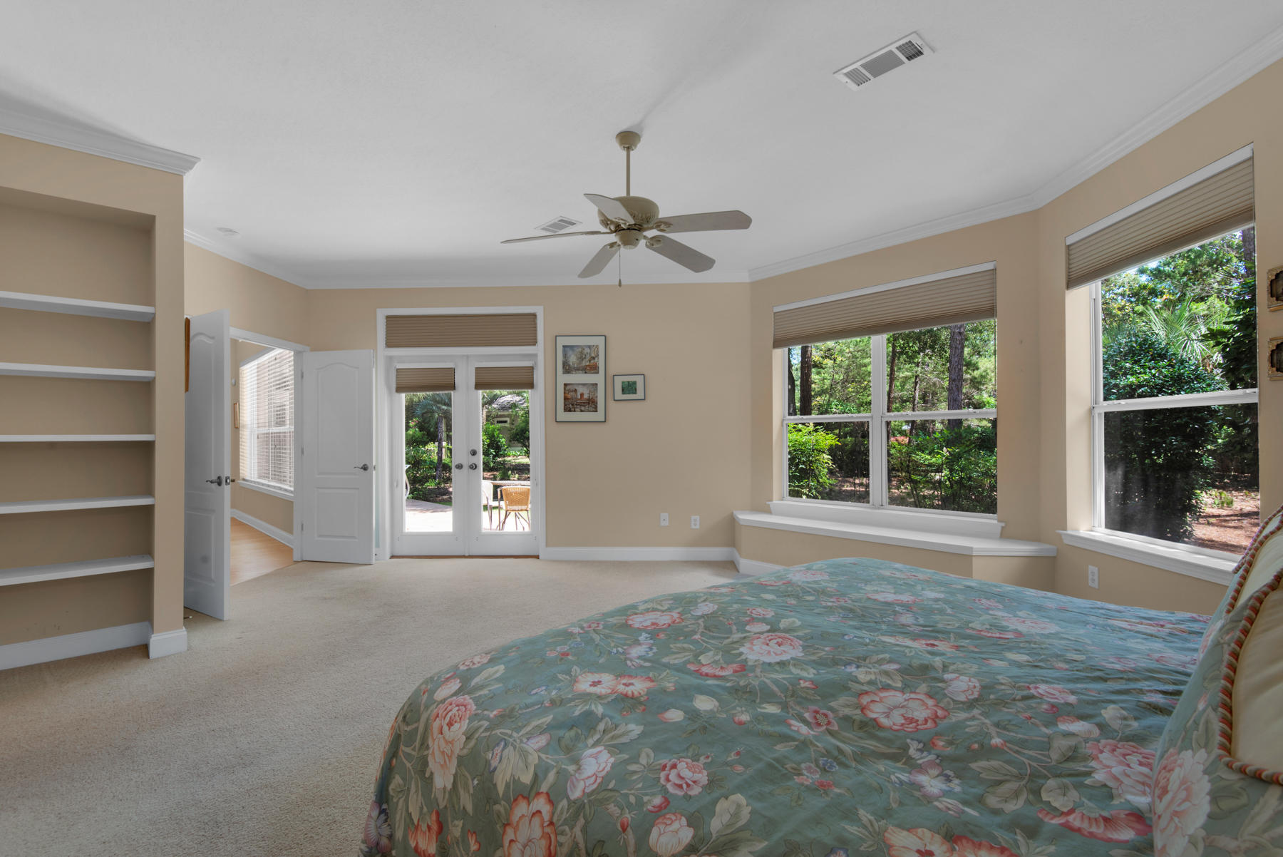 BAYTOWNE AVE EAST - Residential