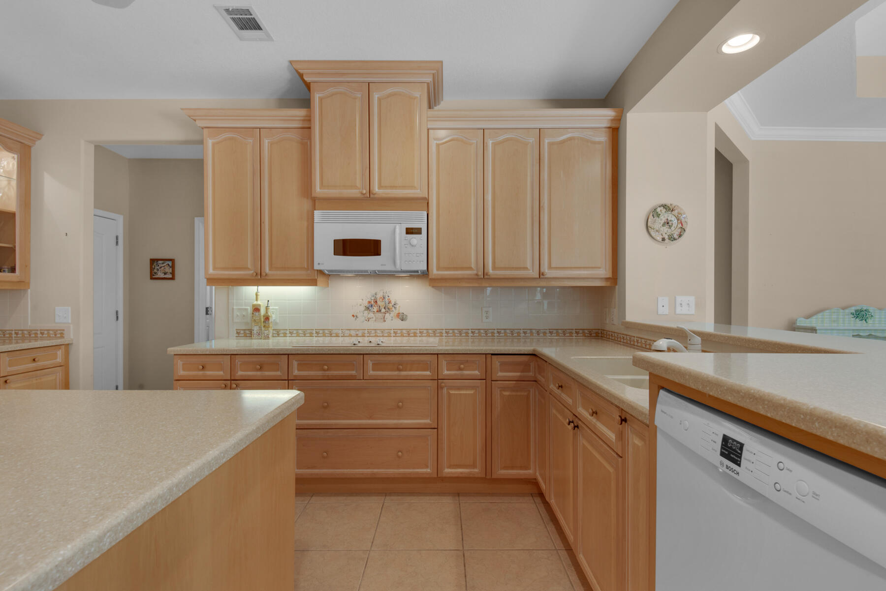 BAYTOWNE AVE EAST - Residential
