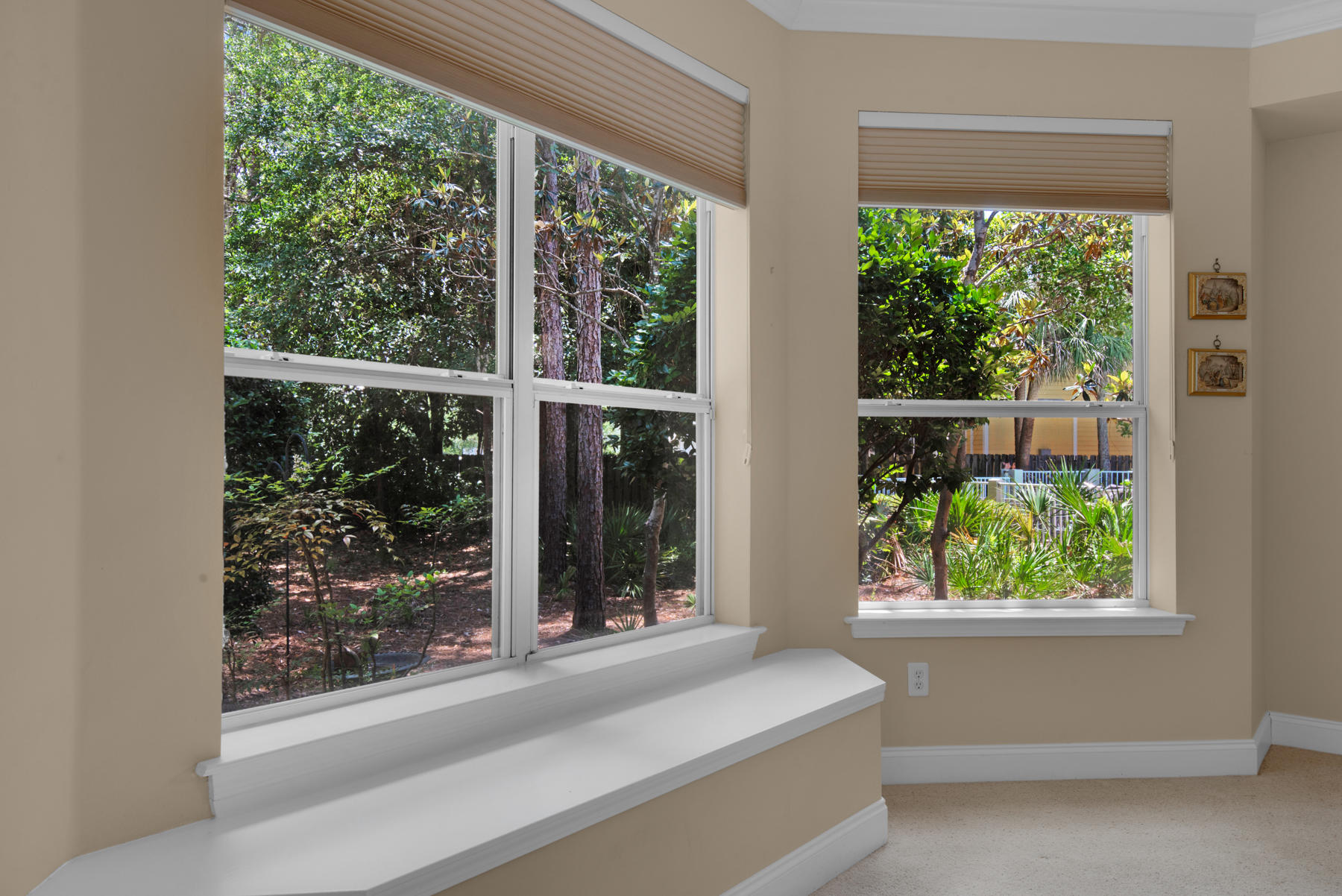 BAYTOWNE AVE EAST - Residential