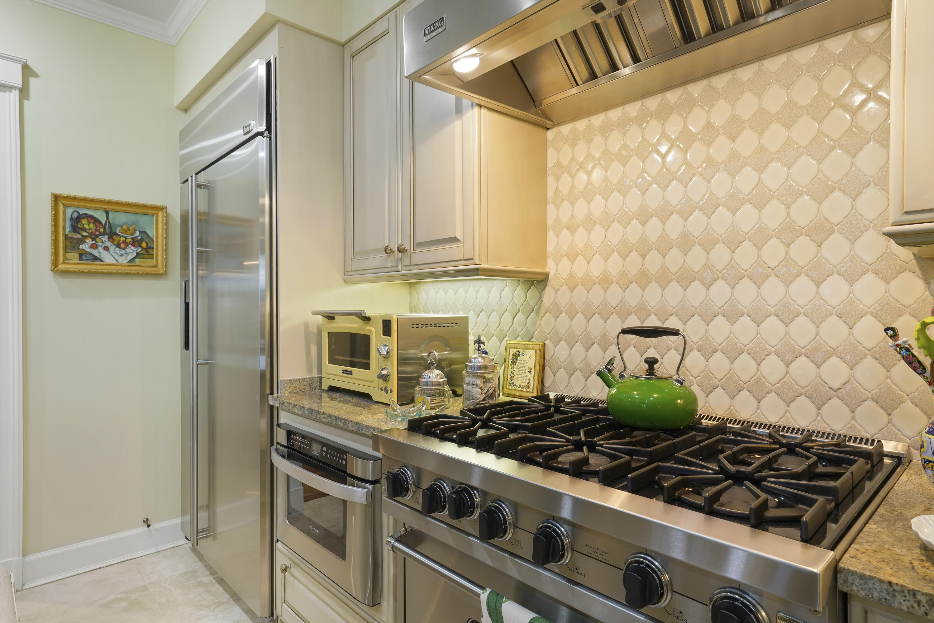 ONE WATER PLACE AT KELLY PLANTATION - Residential