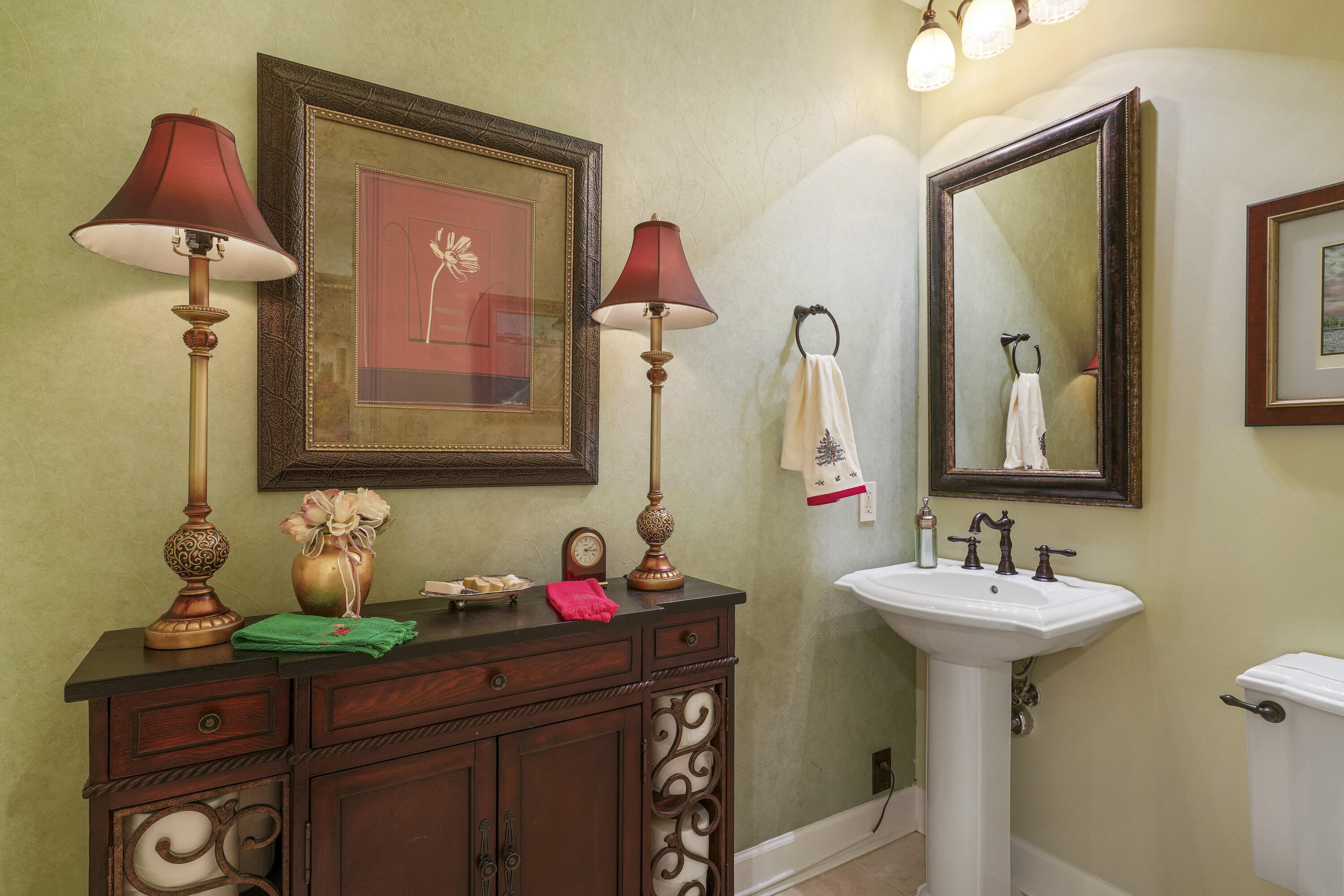 ONE WATER PLACE AT KELLY PLANTATION - Residential