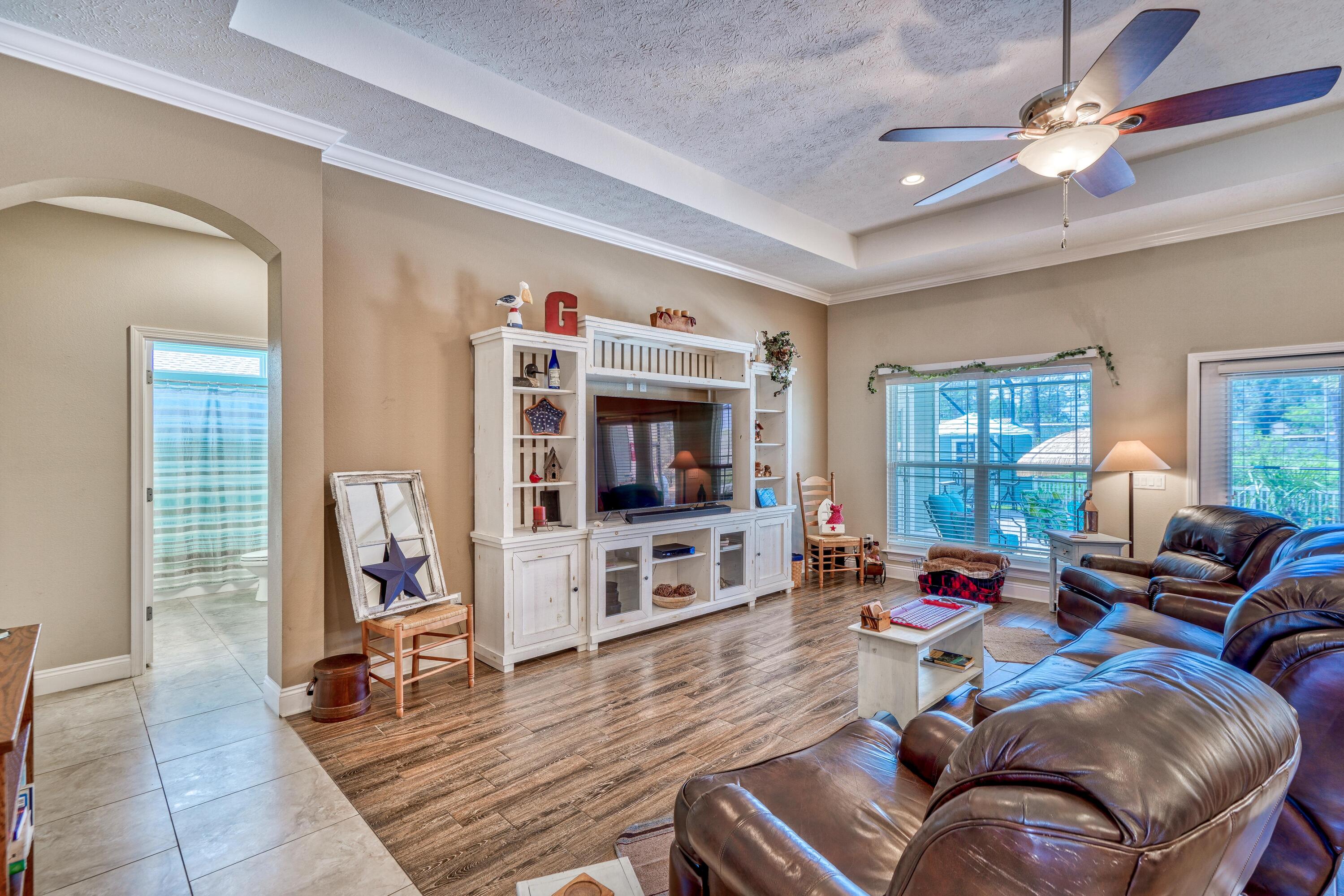 COLONY CLUB - Residential