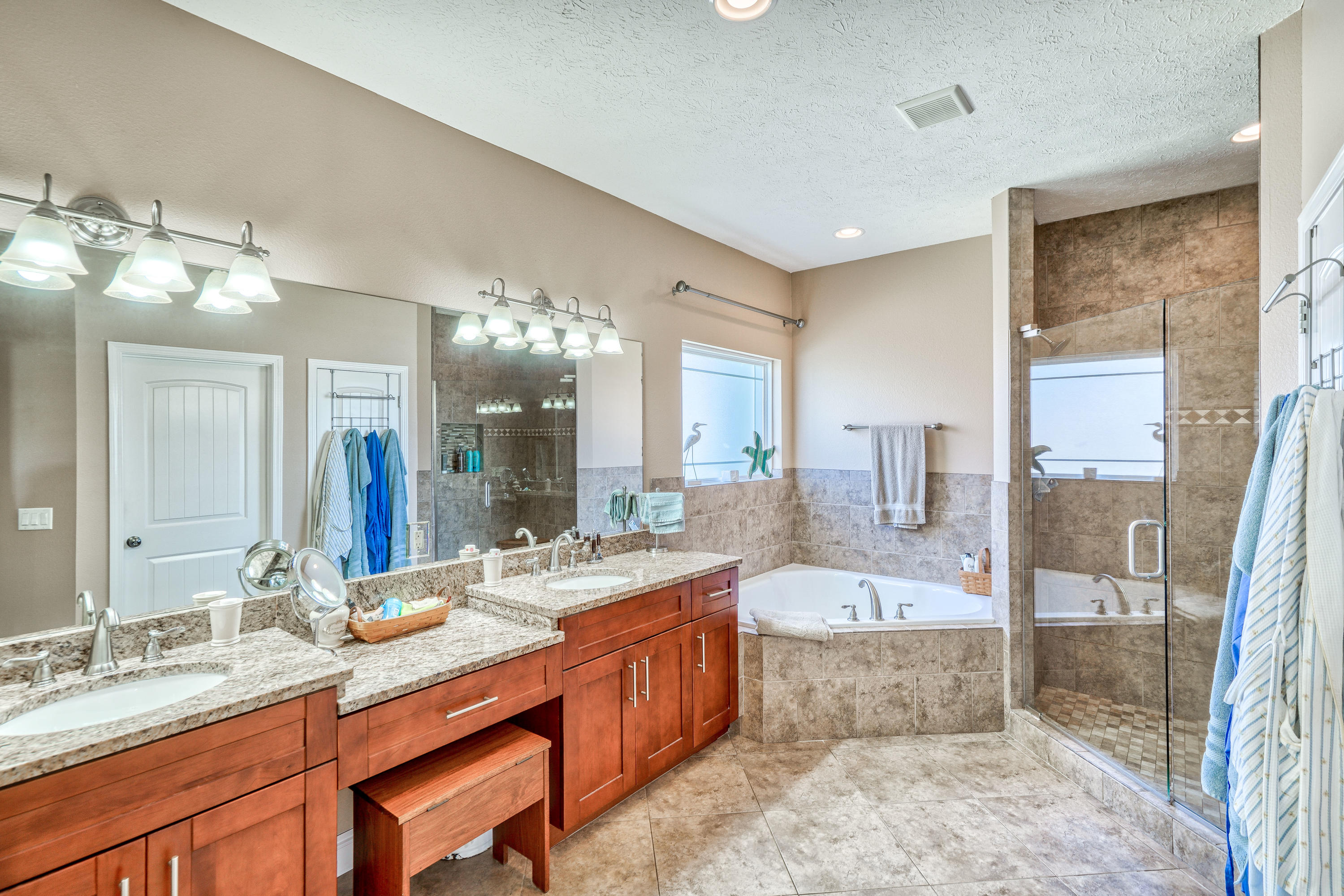 COLONY CLUB - Residential