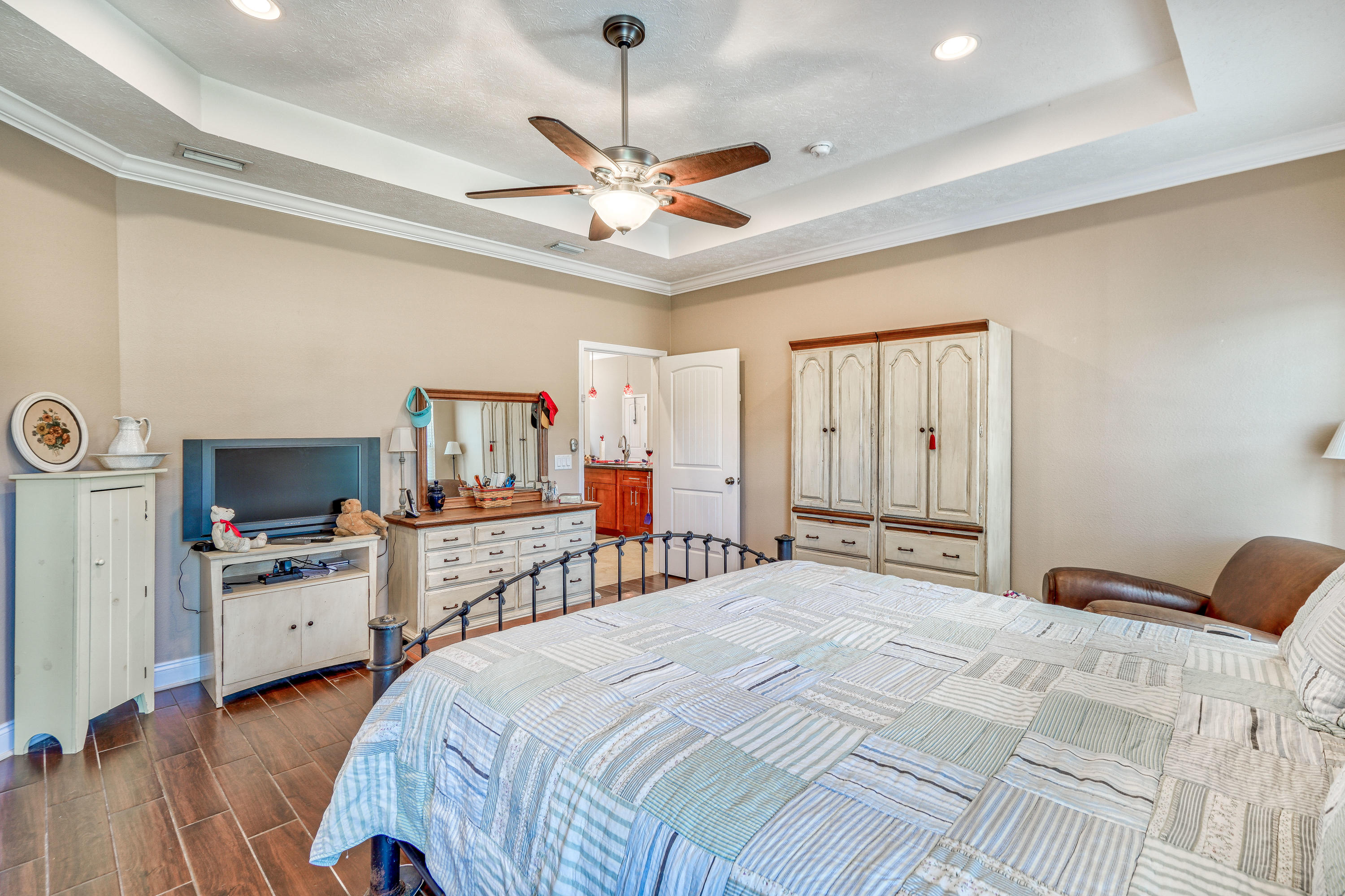 COLONY CLUB - Residential