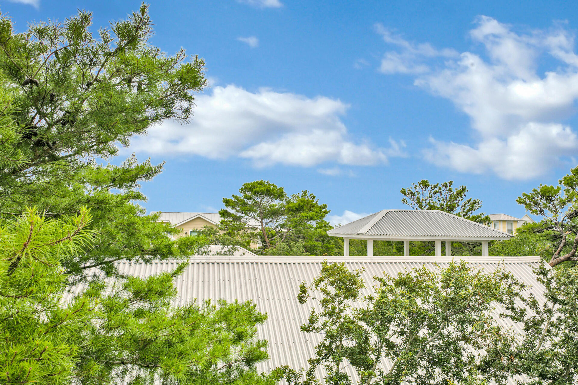 SUMMER'S EDGE - Residential