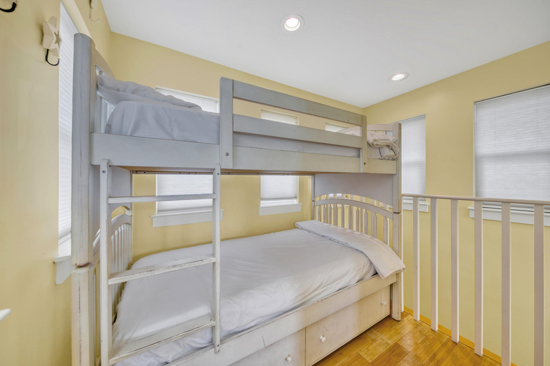 SUMMER'S EDGE - Residential