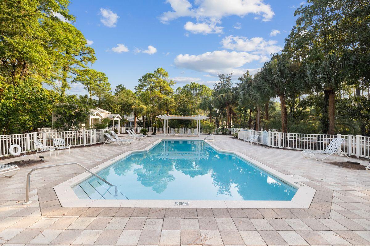 GROVE BY THE SEA - Land