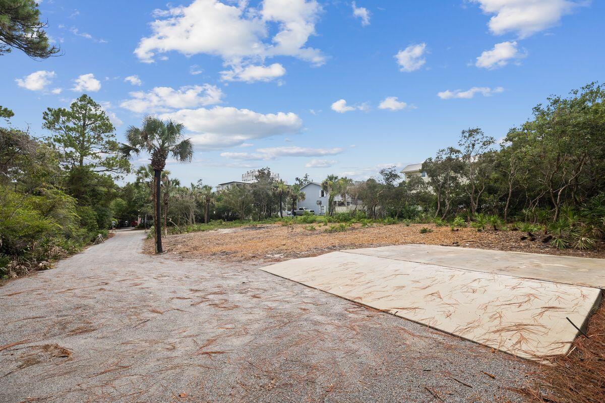 GROVE BY THE SEA - Land