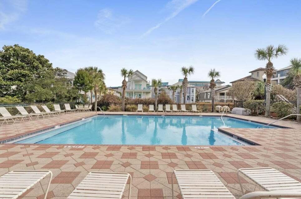 MIRAMAR BEACH VILLAS - Residential