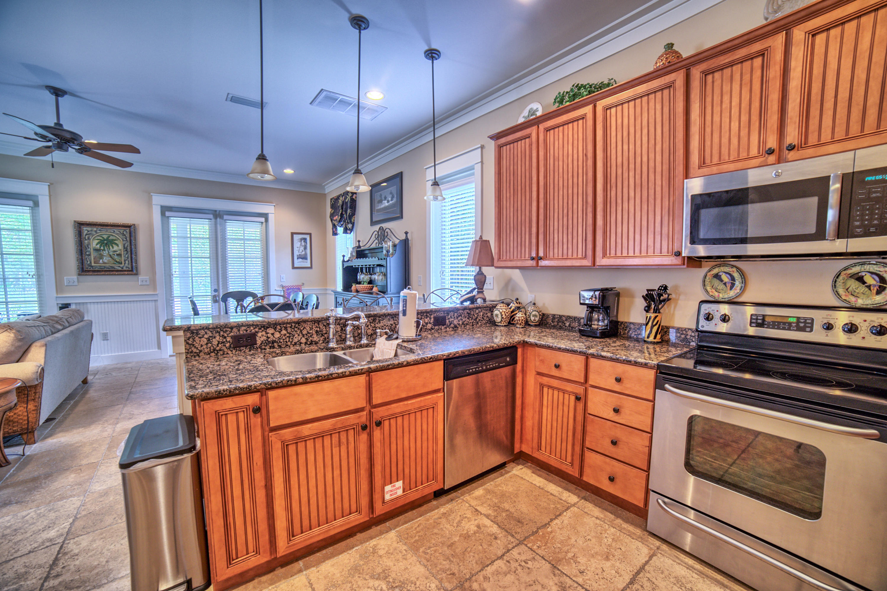 BUNGALOS AT SANDESTIN - Residential