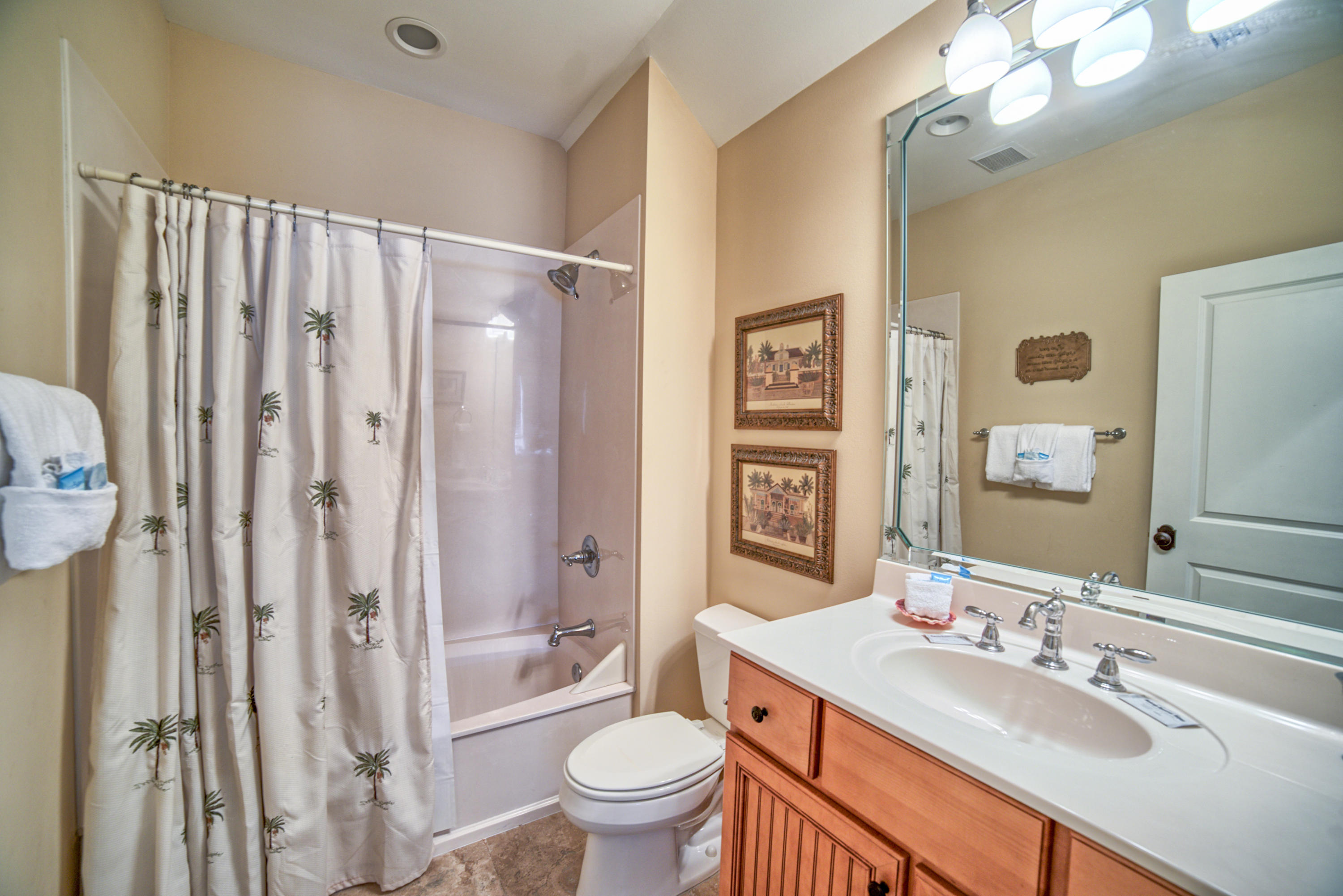 BUNGALOS AT SANDESTIN - Residential