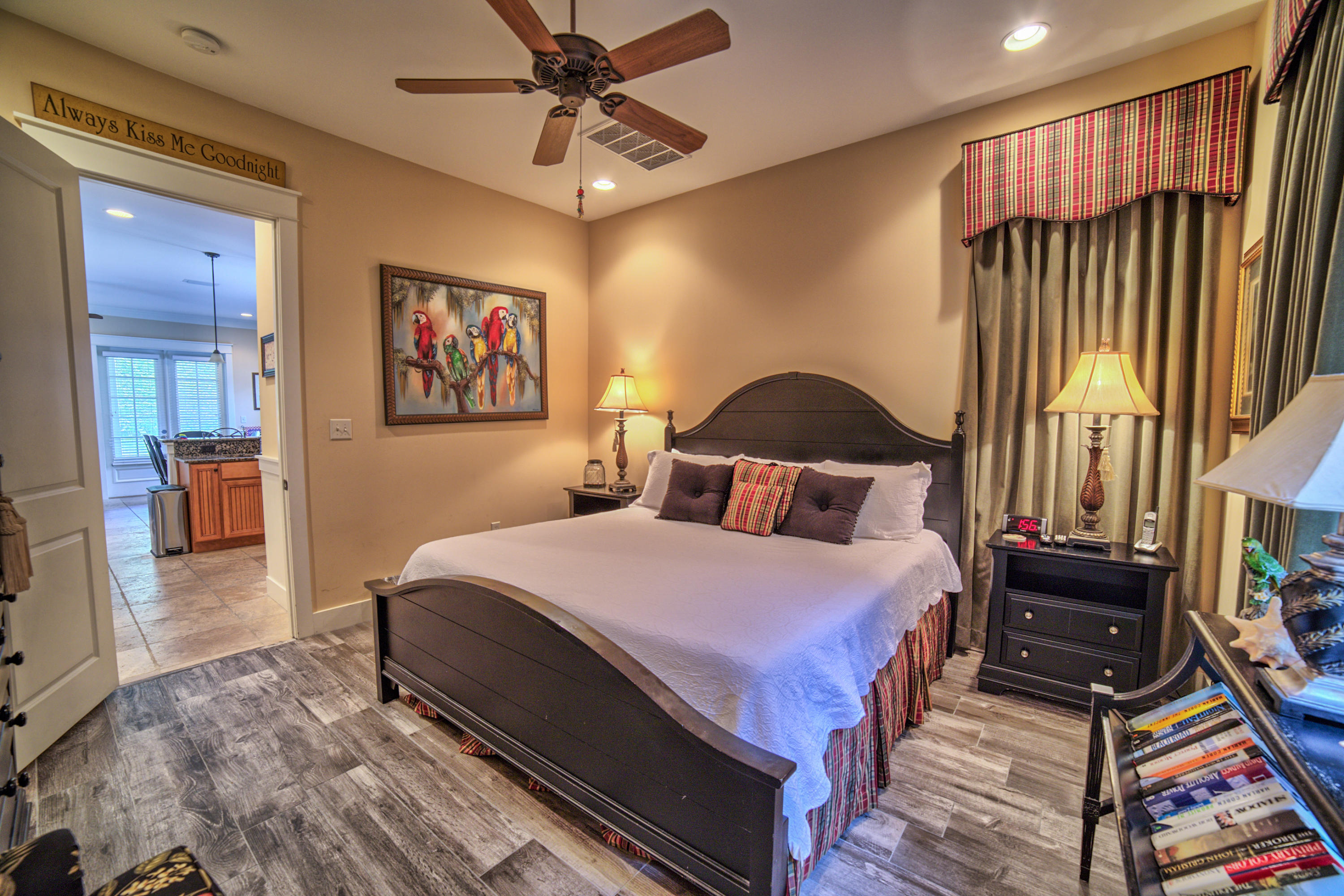 BUNGALOS AT SANDESTIN - Residential