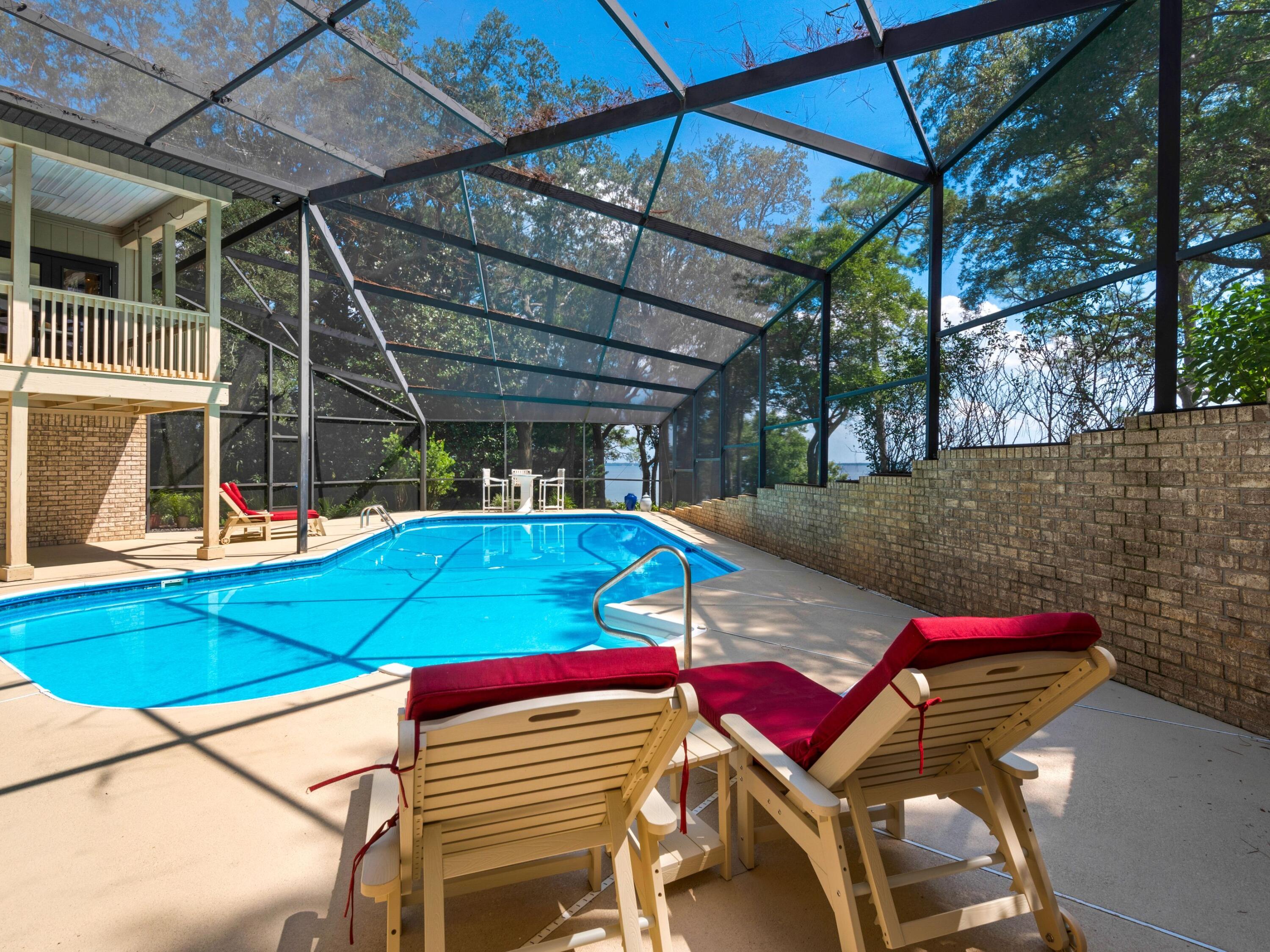 SCENIC BLUFFS - Residential