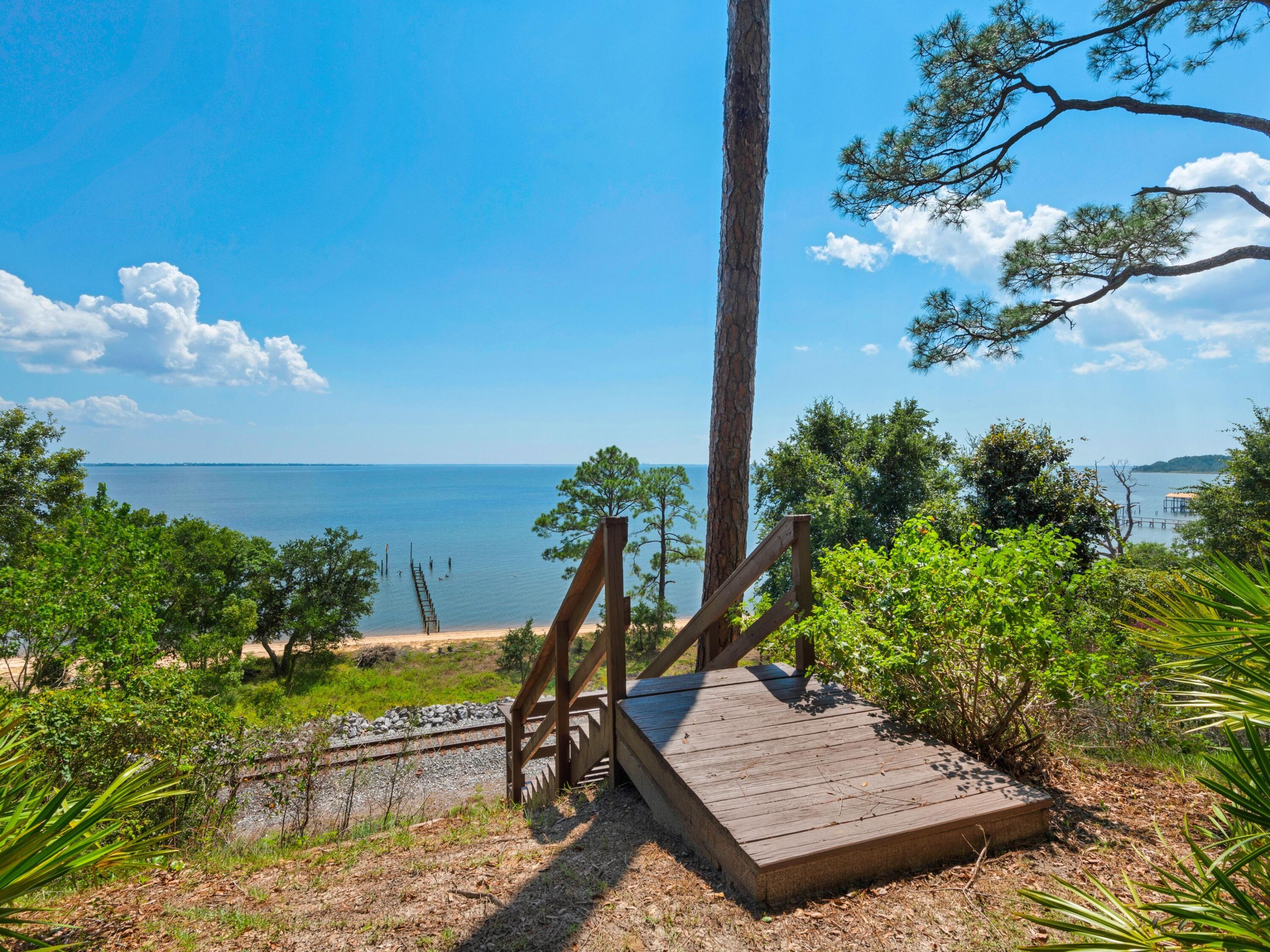 SCENIC BLUFFS - Residential