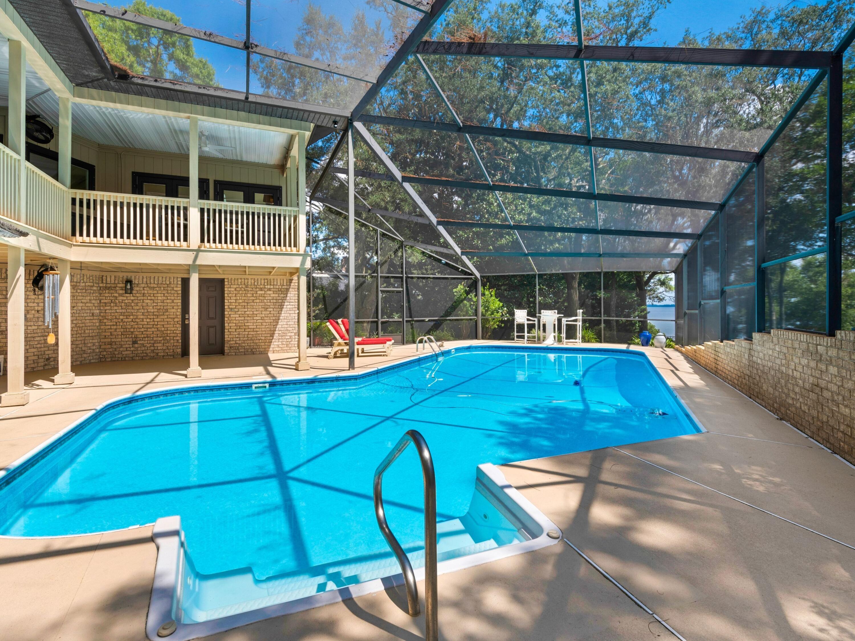 SCENIC BLUFFS - Residential