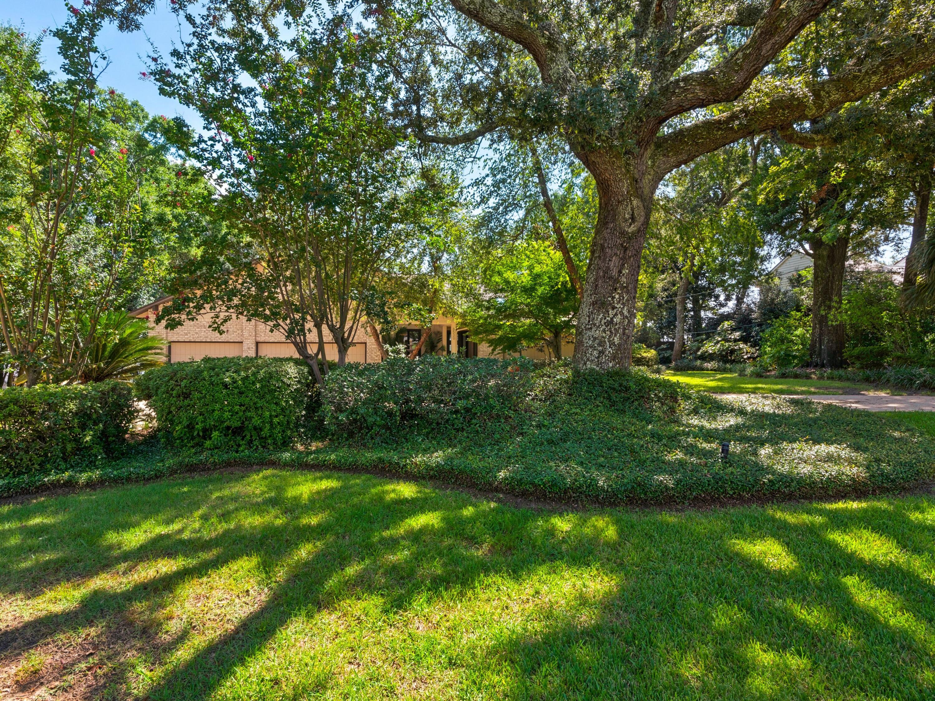 SCENIC BLUFFS - Residential