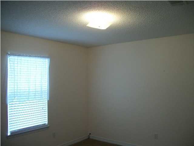 COUNTRYVIEW ESTATES 9TH ADDN - Residential Lease
