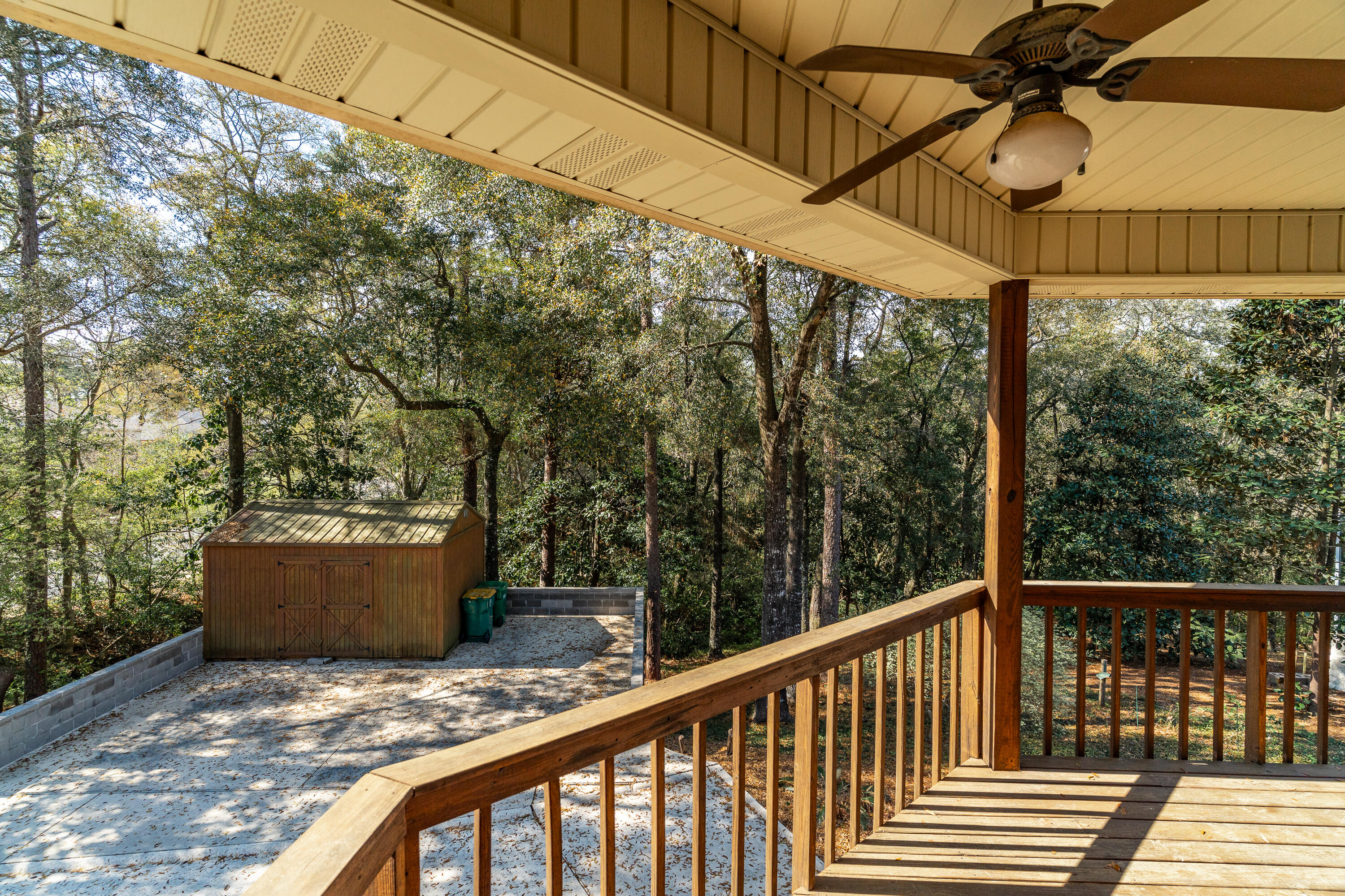 ROCKY BAYOU COUNTRY CLUB ESTATES 8 - Residential