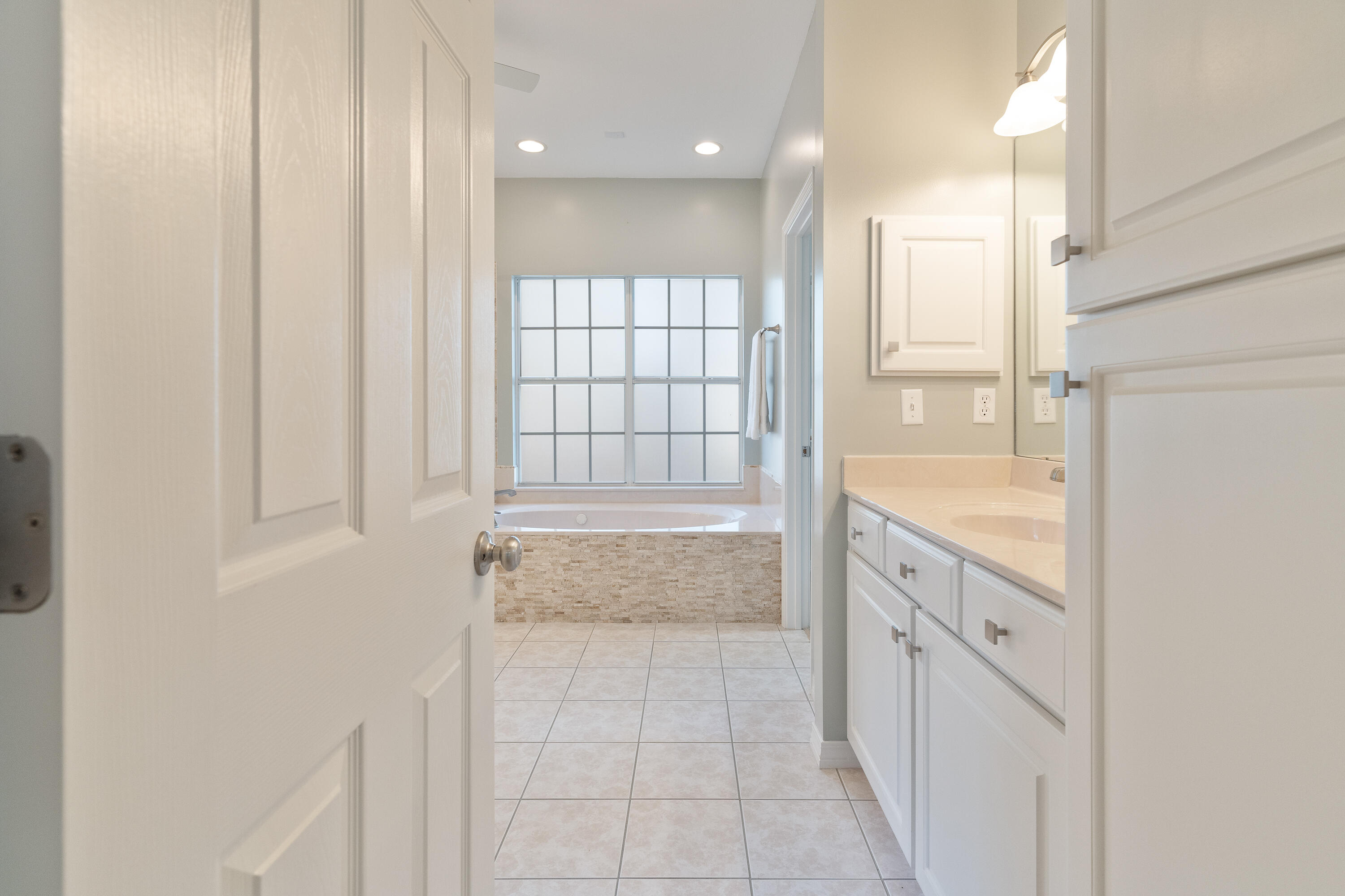 ROCKY BAYOU COUNTRY CLUB ESTATES 8 - Residential