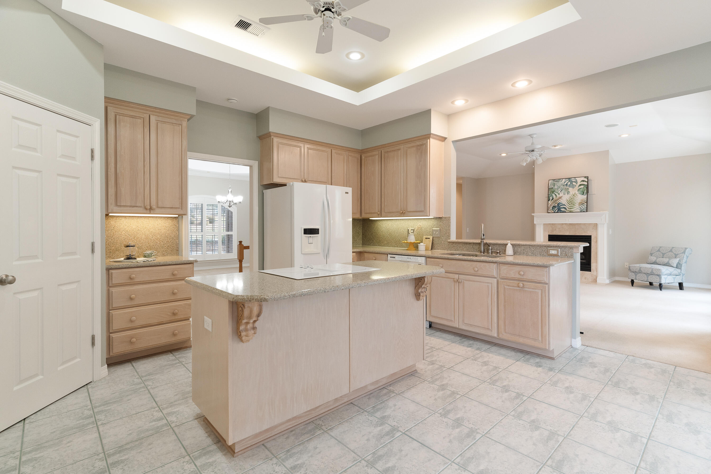 ROCKY BAYOU COUNTRY CLUB ESTATES 8 - Residential