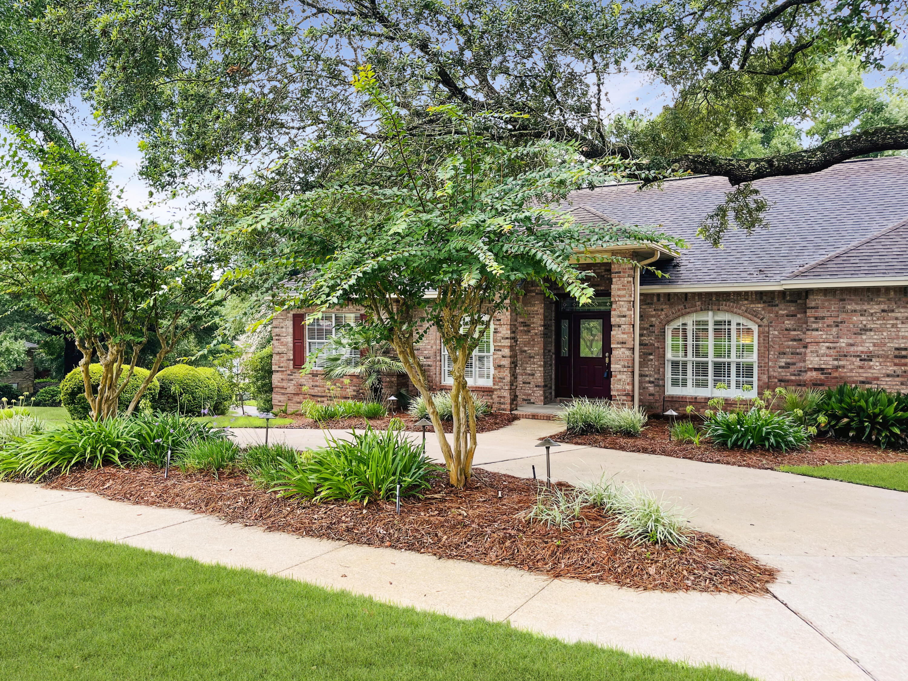 ROCKY BAYOU COUNTRY CLUB ESTATES 8 - Residential