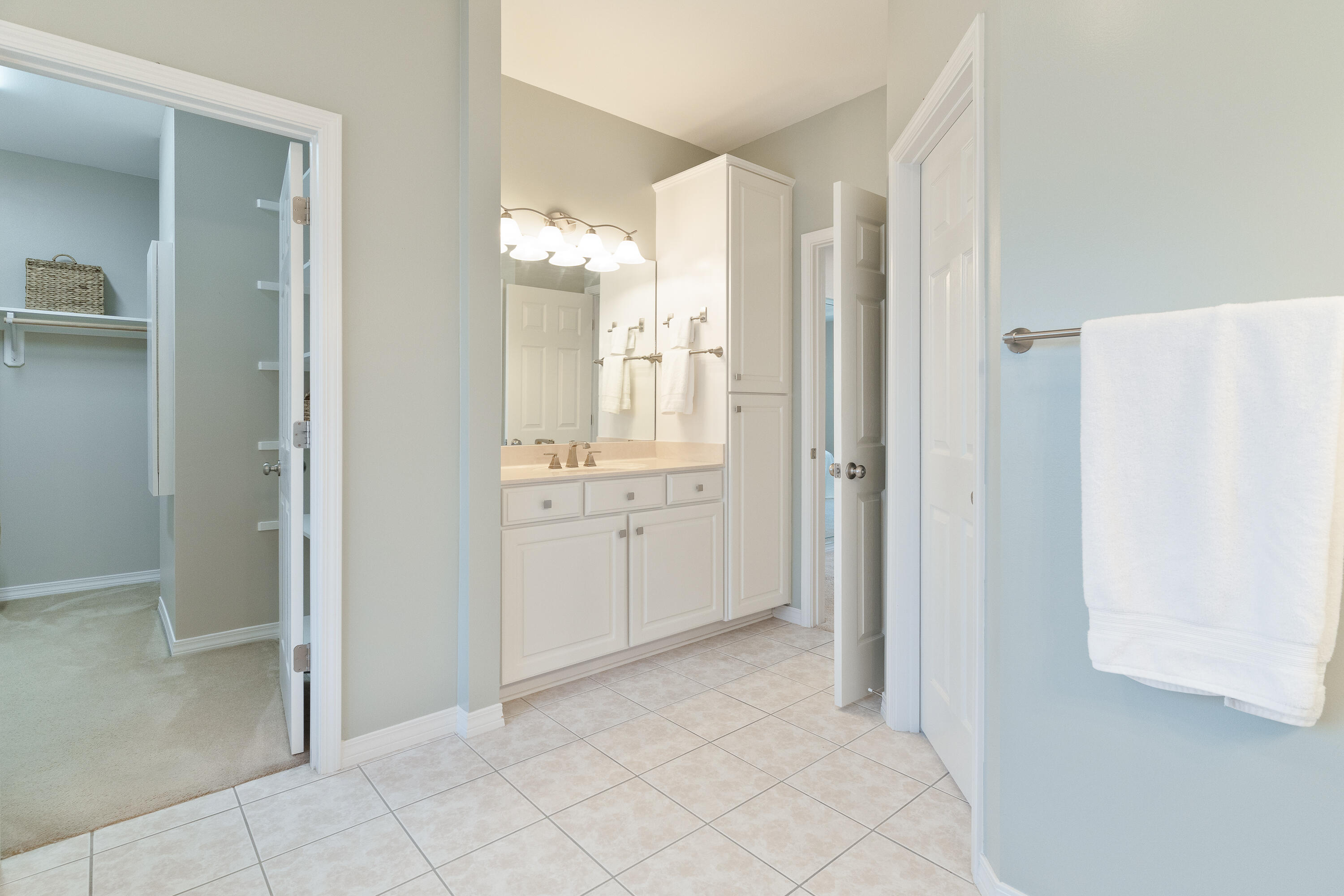 ROCKY BAYOU COUNTRY CLUB ESTATES 8 - Residential