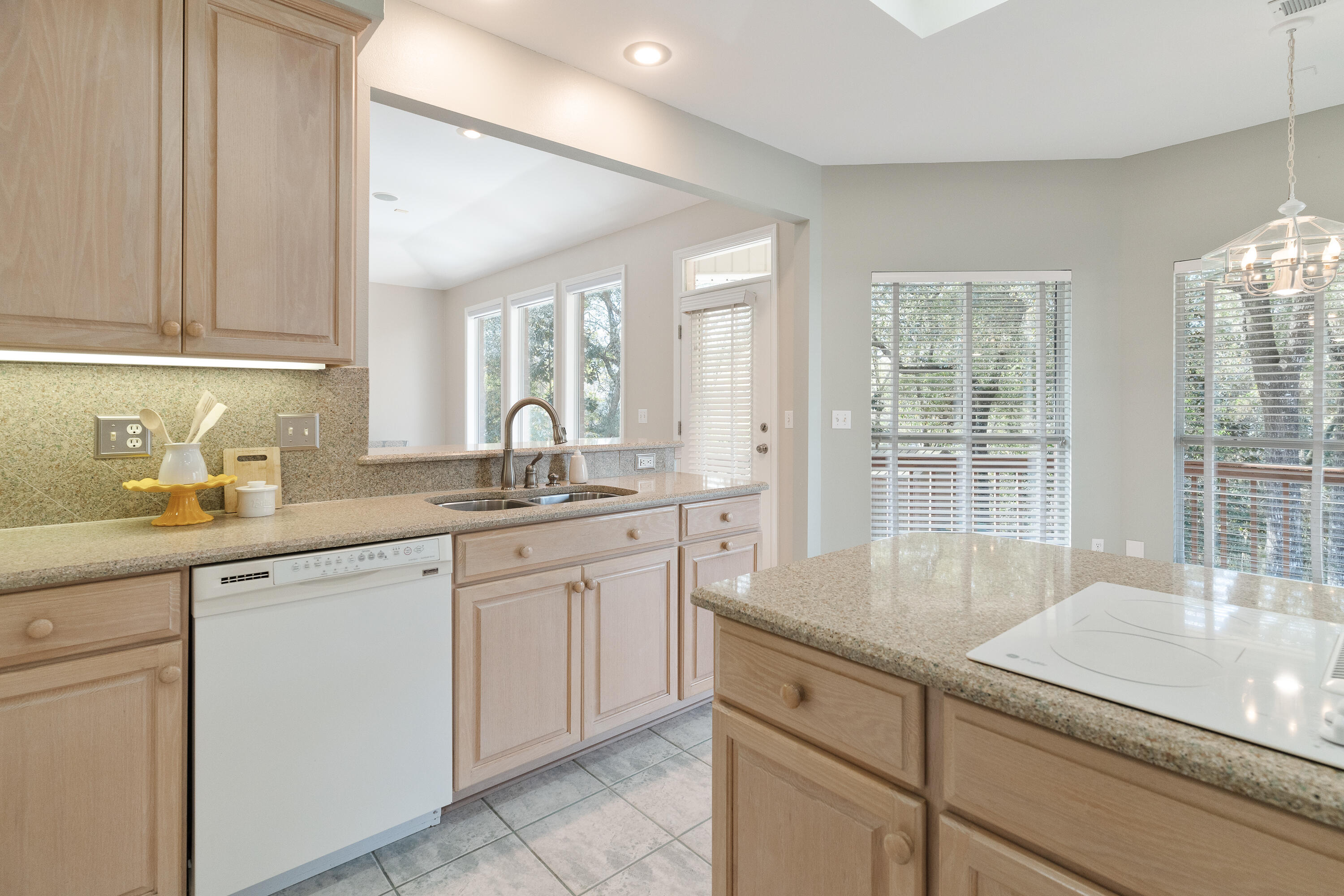 ROCKY BAYOU COUNTRY CLUB ESTATES 8 - Residential